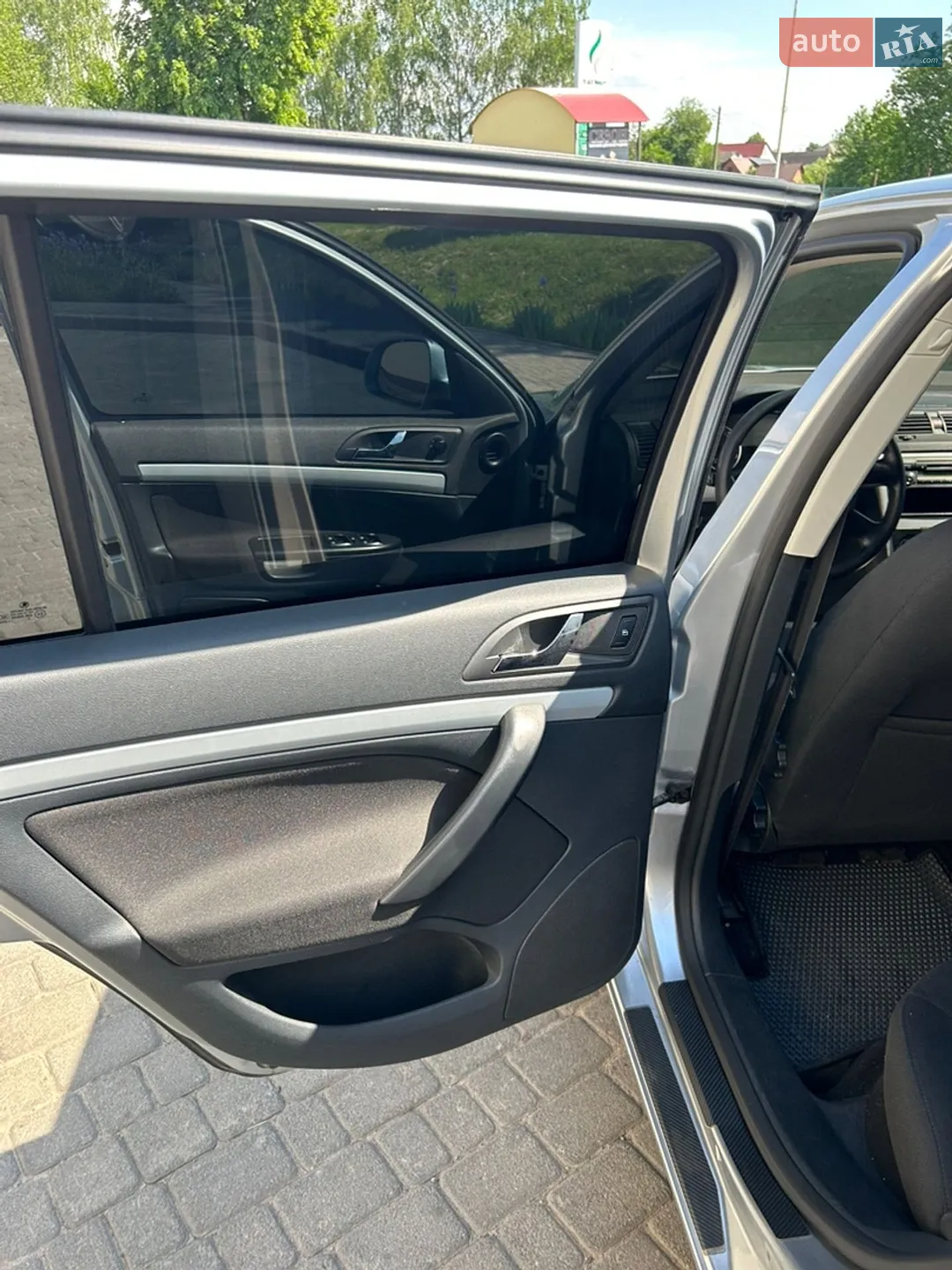 2010 Skoda Octavia - мініатюра 14