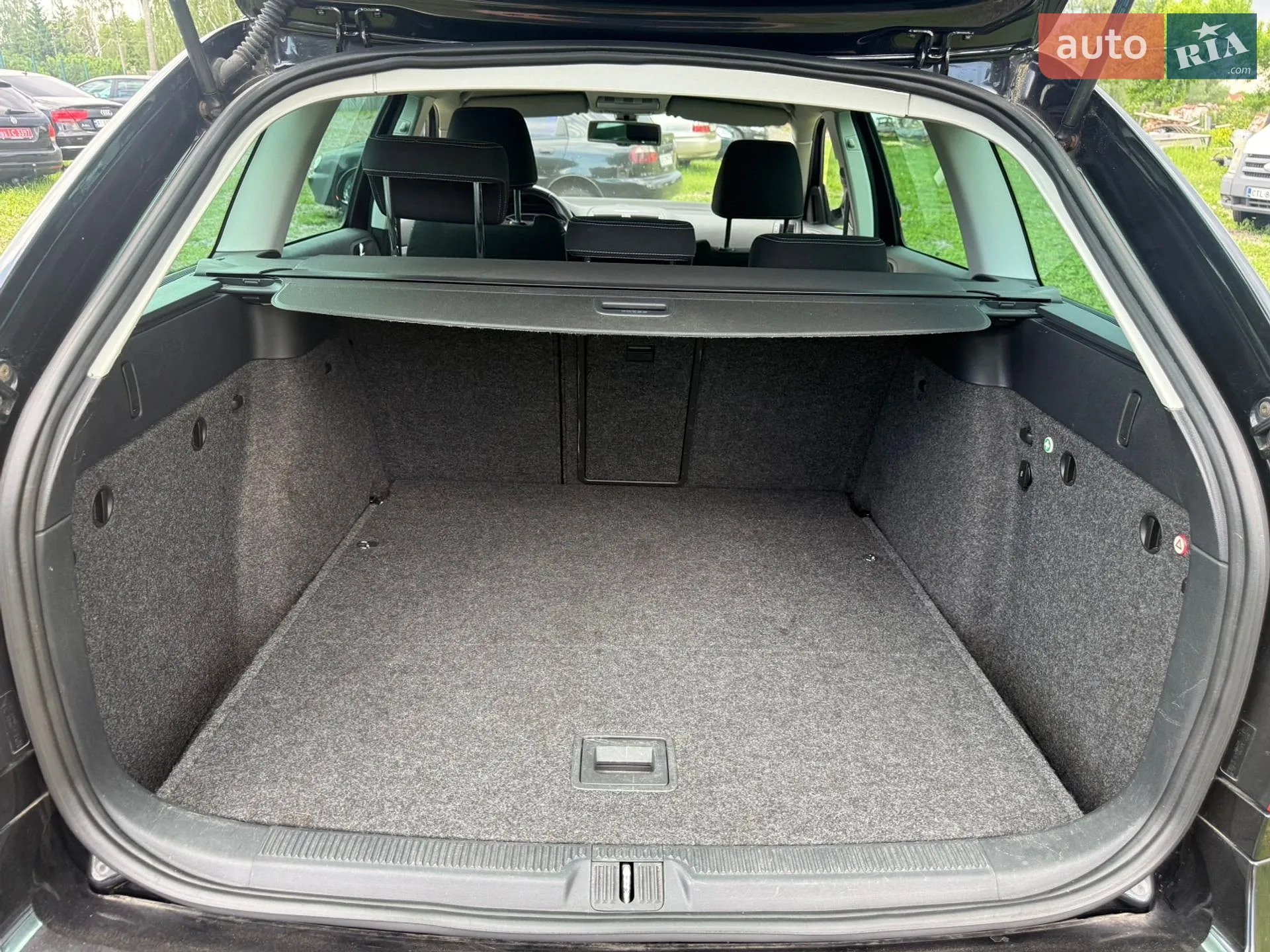 2010 Skoda Octavia - мініатюра 27