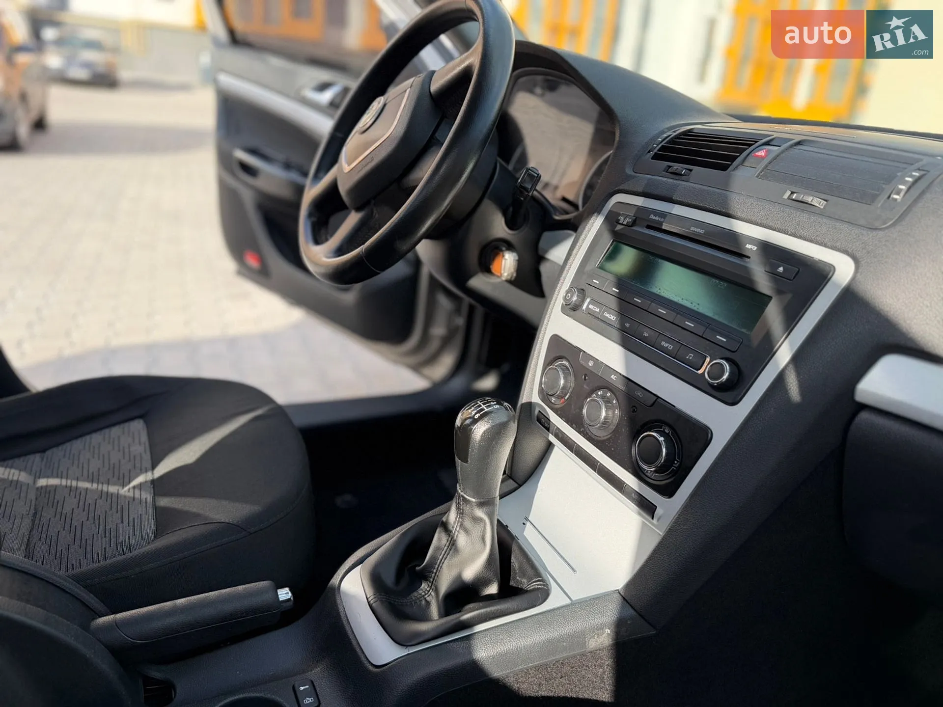 2010 Skoda Octavia - мініатюра 20