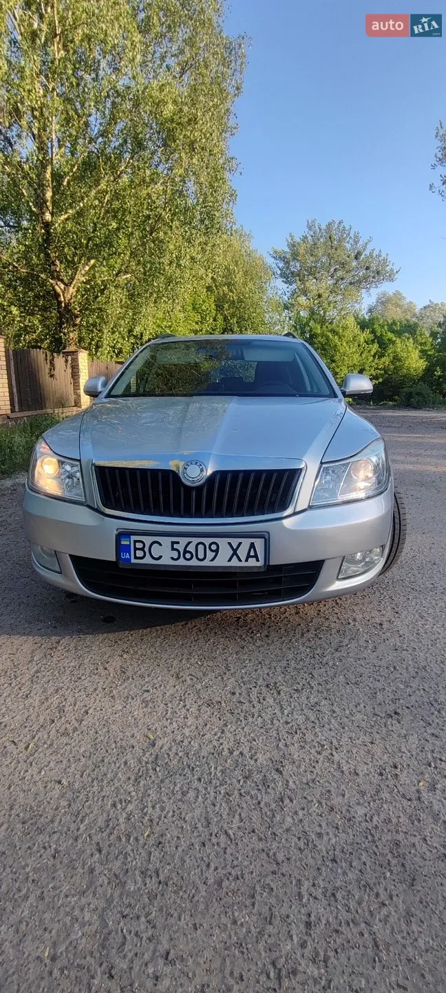 2010 Skoda Octavia - фото 1