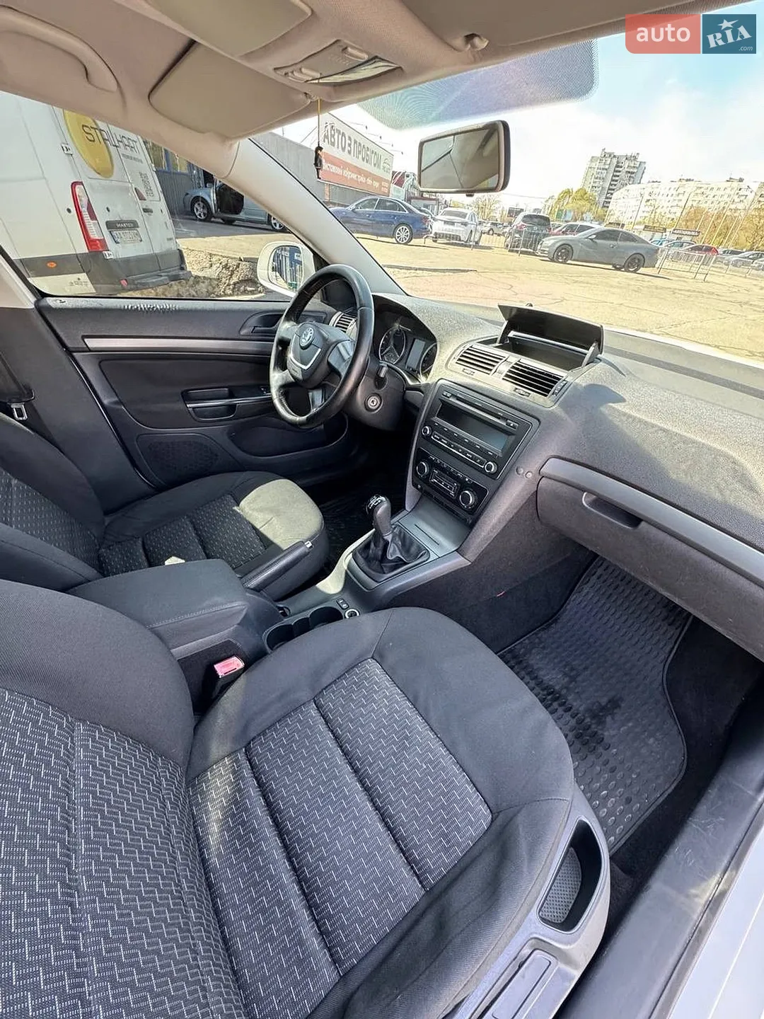 2010 Skoda Octavia - мініатюра 13