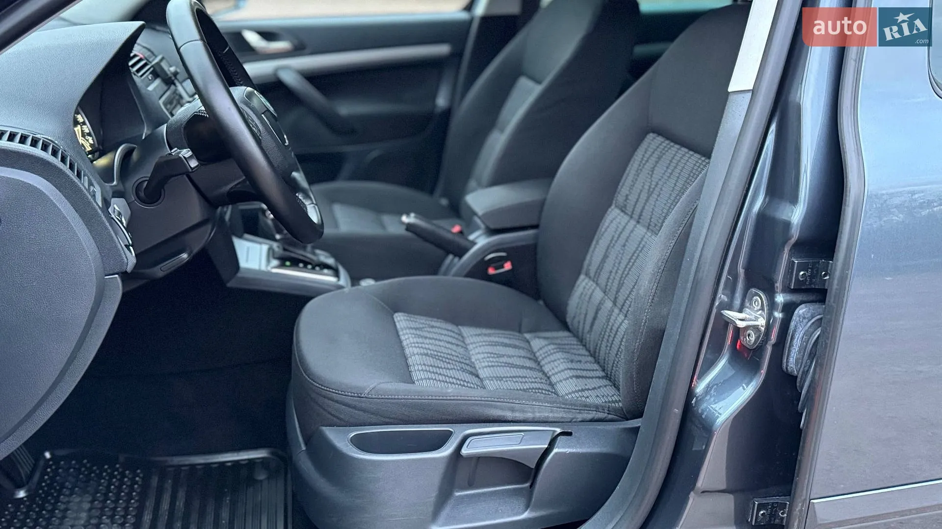 2011 Skoda Octavia - мініатюра 24