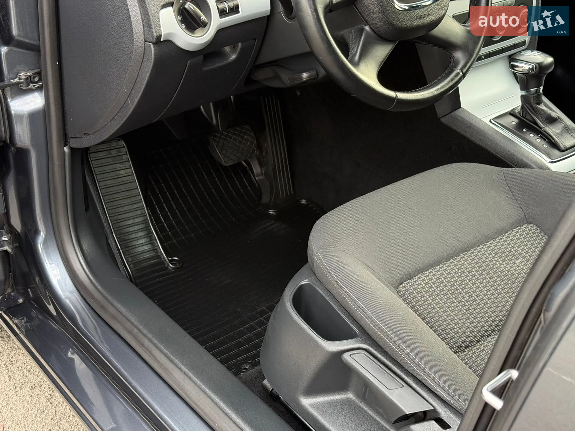 2010 Skoda Octavia - мініатюра 41