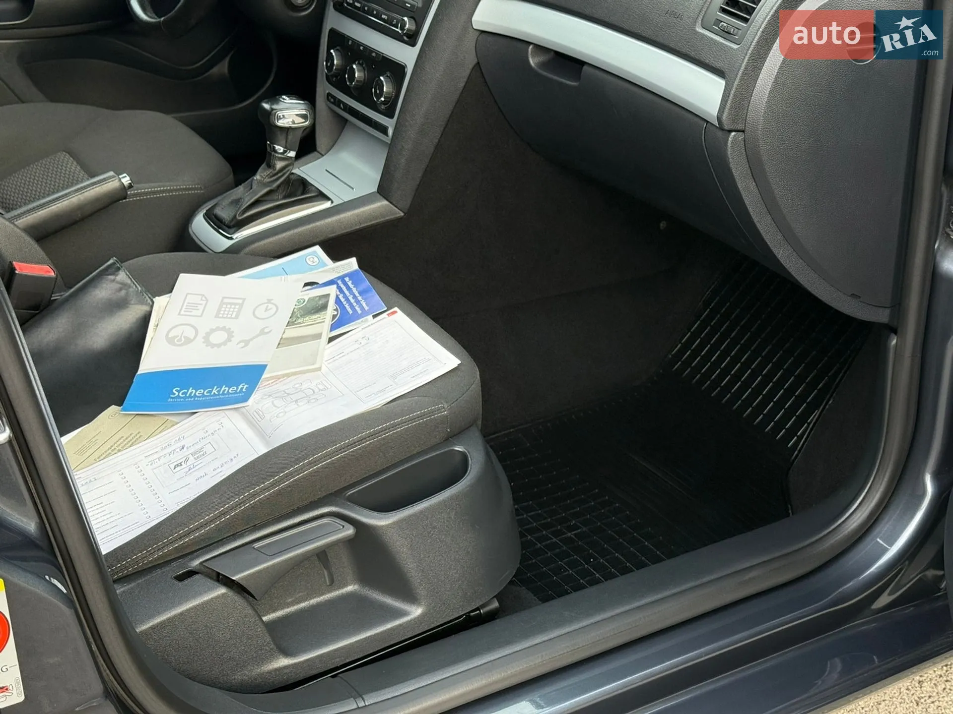 2010 Skoda Octavia - мініатюра 58