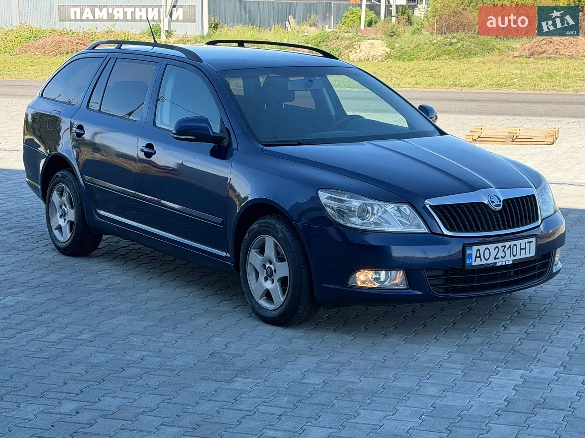 2010 Skoda Octavia - мініатюра 2