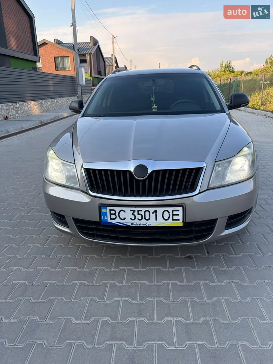 2010 Skoda Octavia - мініатюра 4