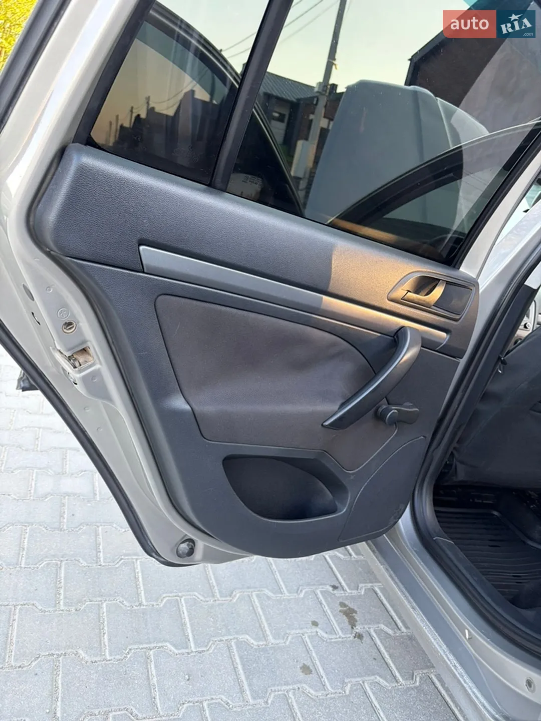 2010 Skoda Octavia - мініатюра 26