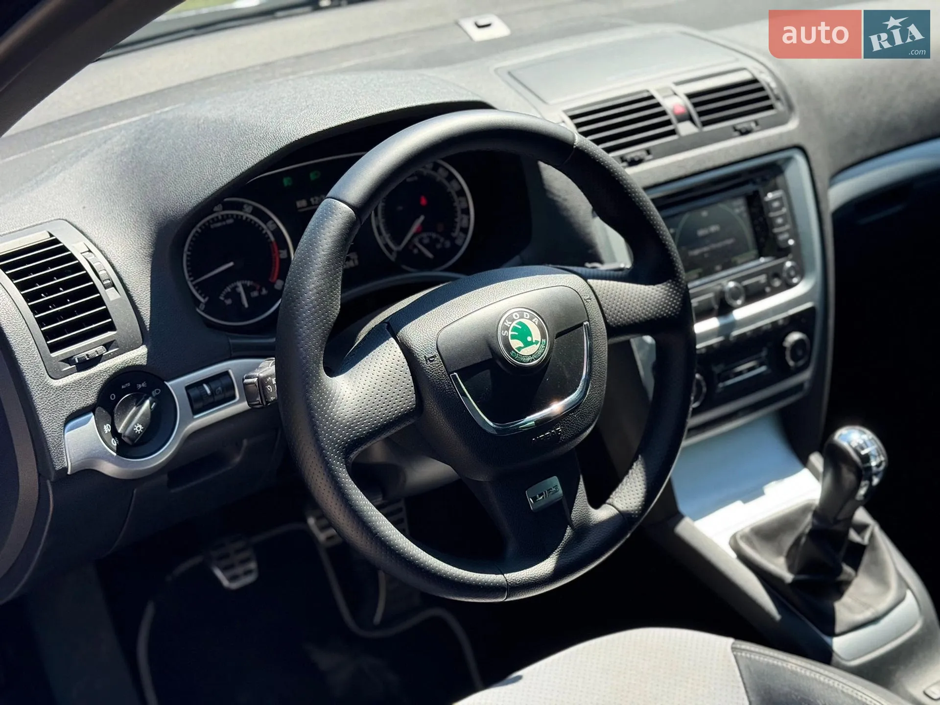 2010 Skoda Octavia - мініатюра 85