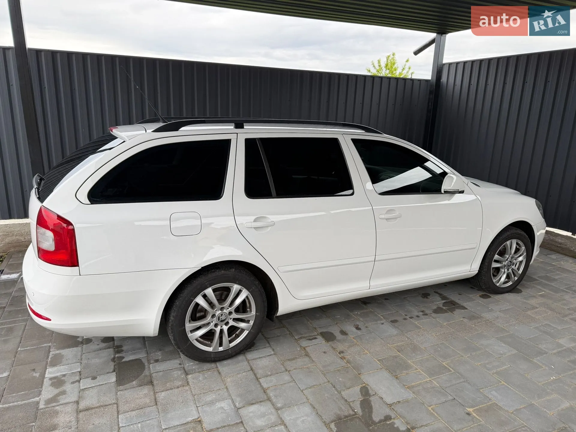 2010 Skoda Octavia - мініатюра 3