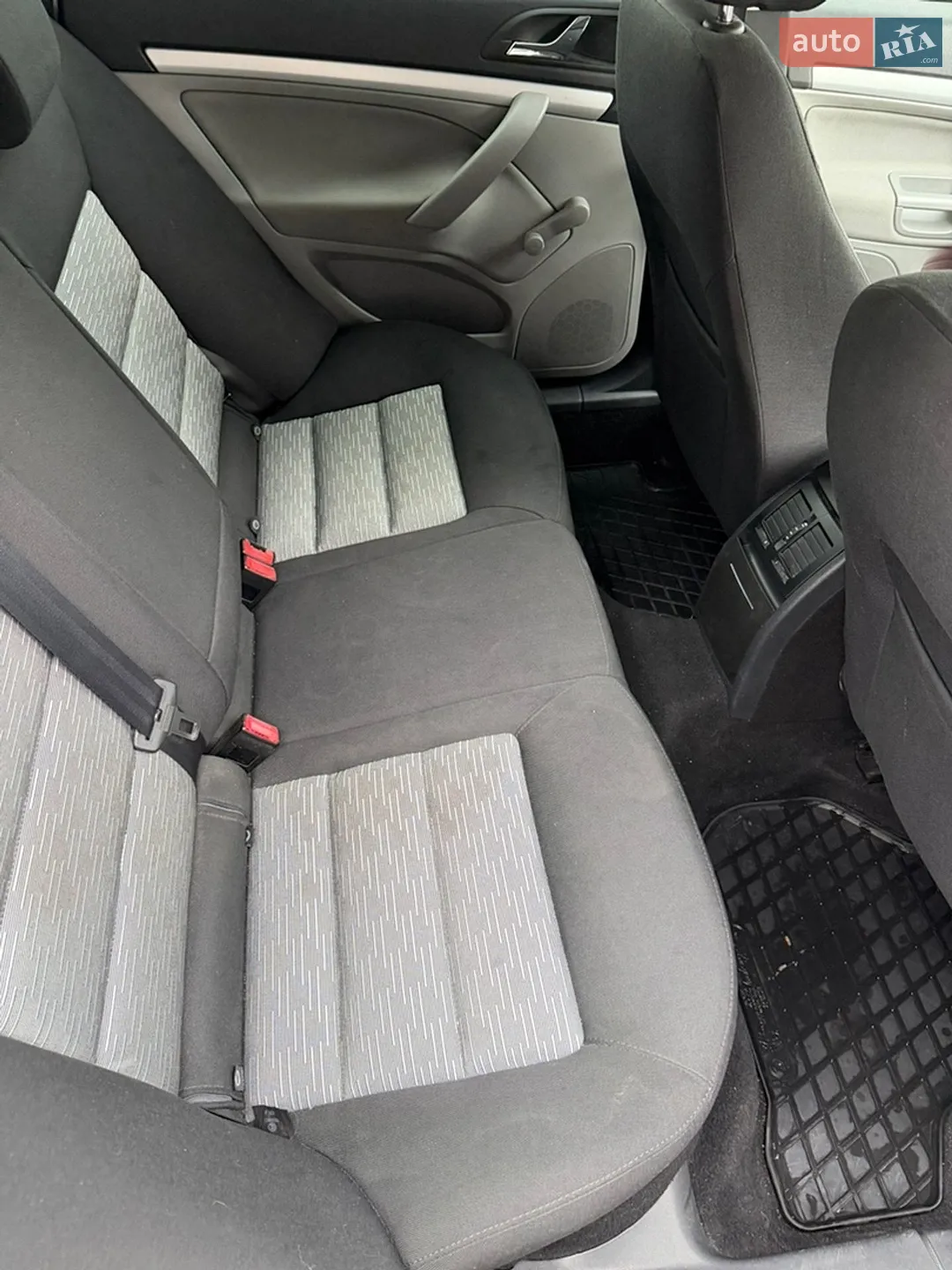 2010 Skoda Octavia - мініатюра 7