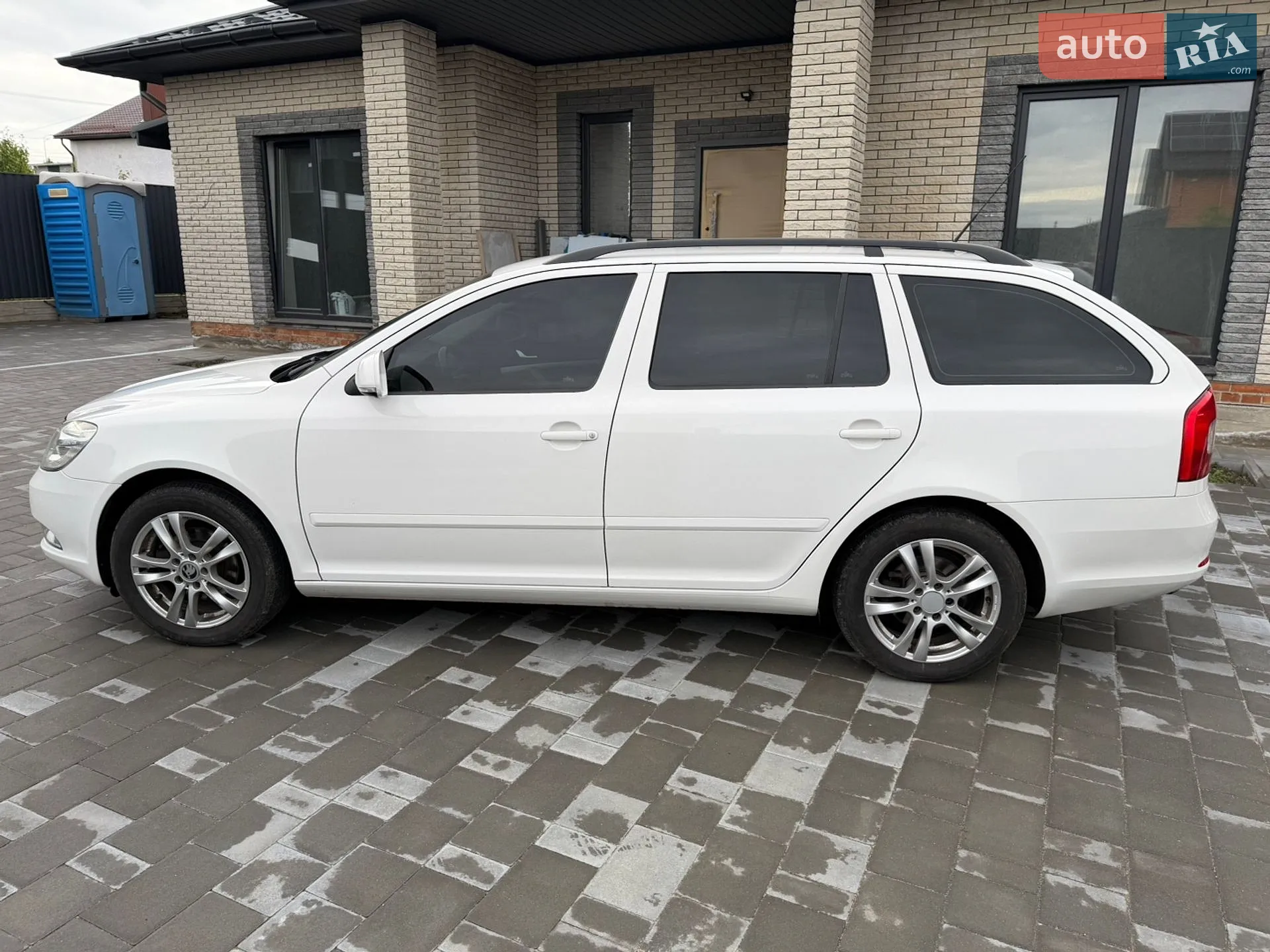 2010 Skoda Octavia - мініатюра 13