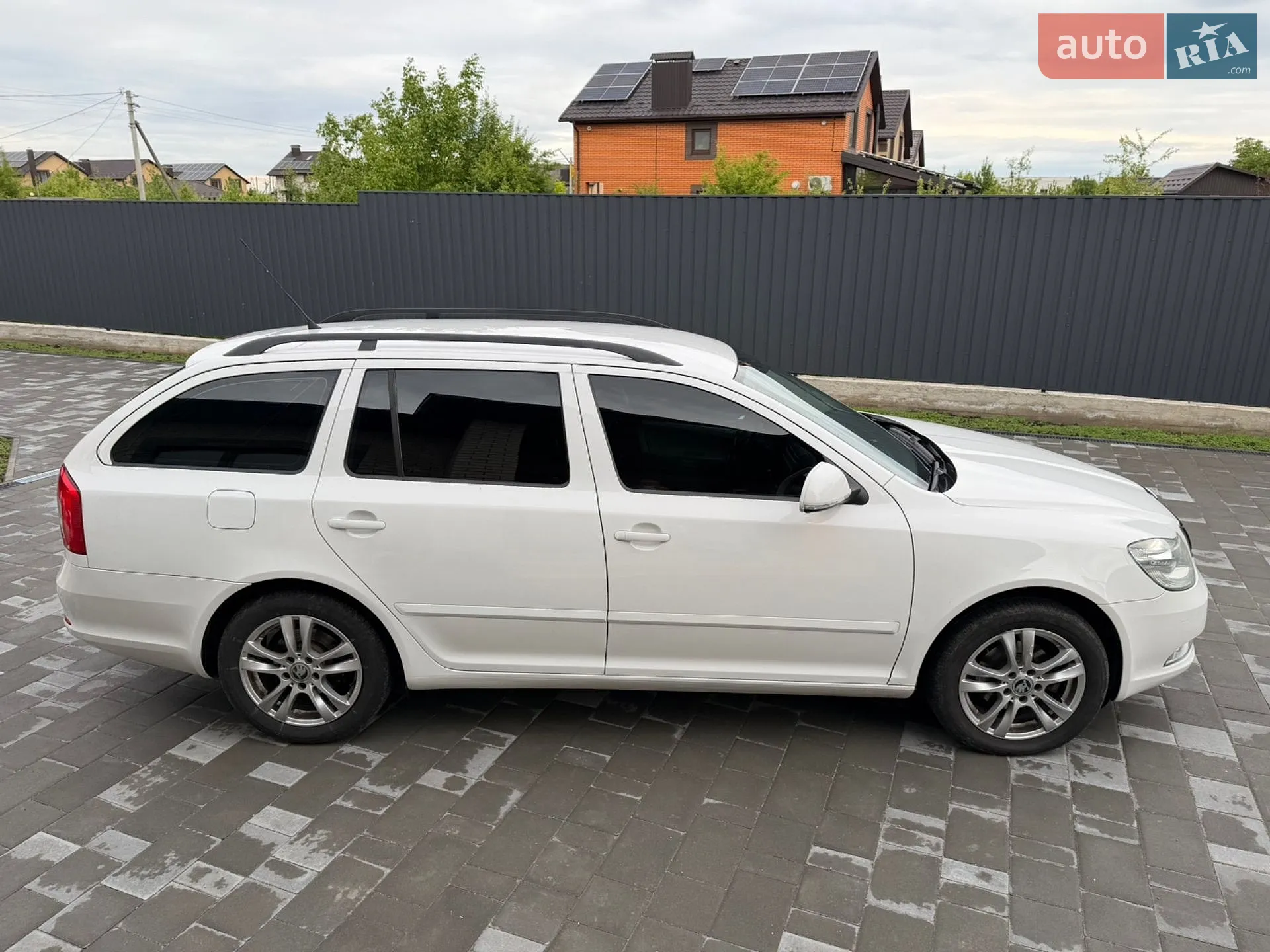 2010 Skoda Octavia - мініатюра 18