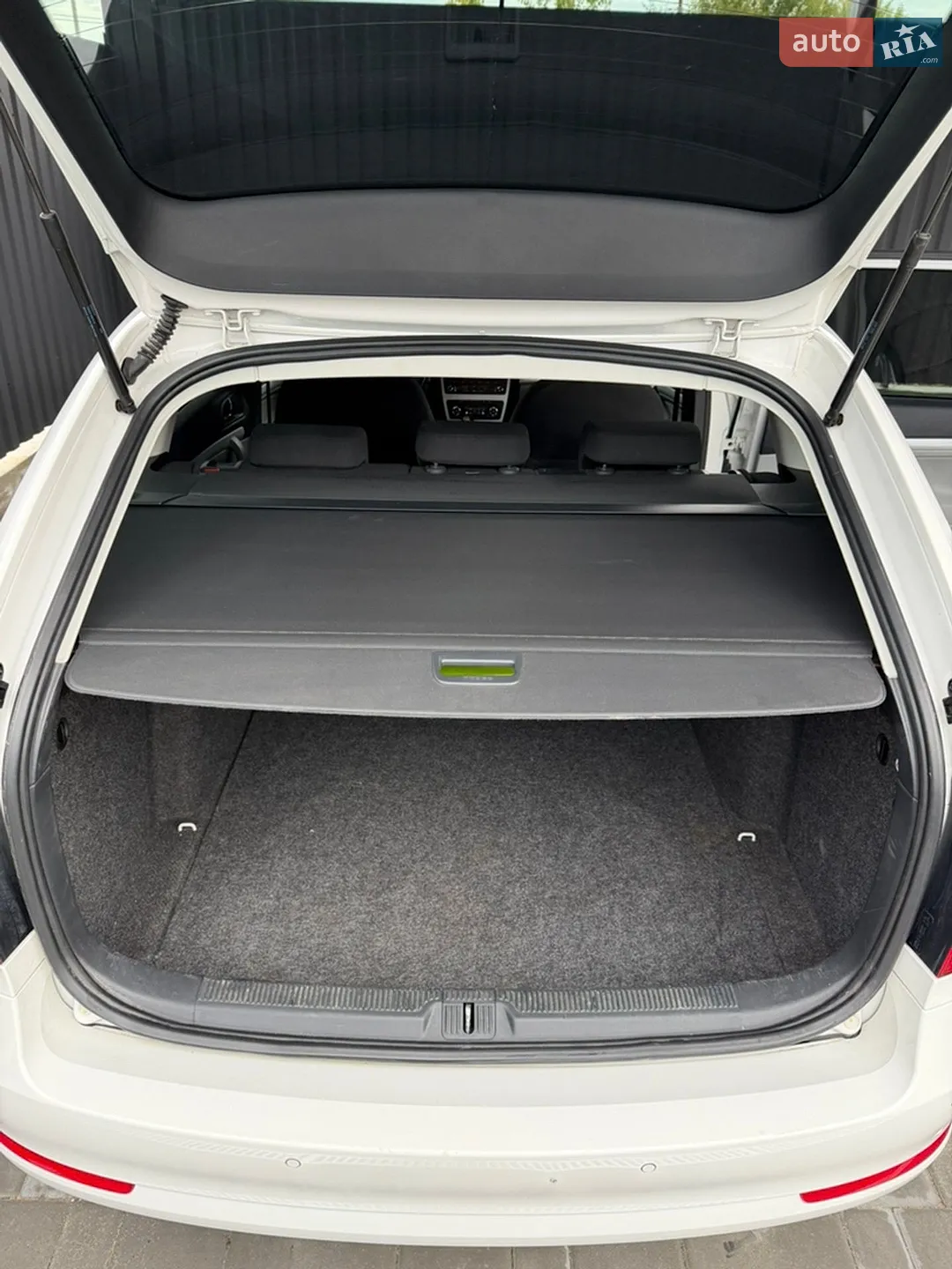 2010 Skoda Octavia - мініатюра 27