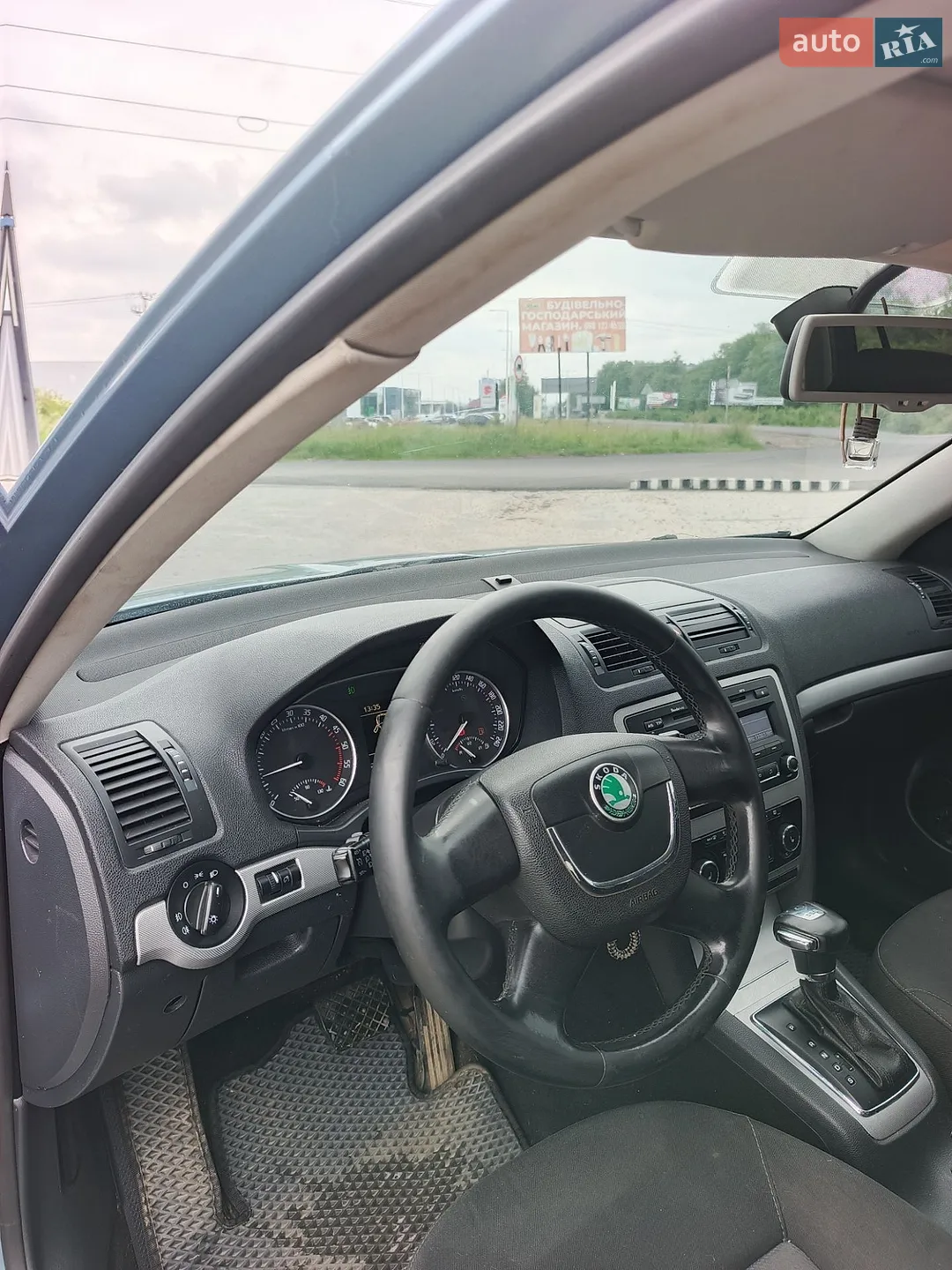 2010 Skoda Octavia - мініатюра 9