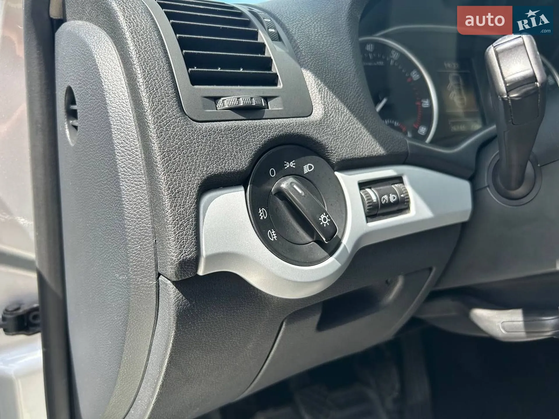 2010 Skoda Octavia - мініатюра 23
