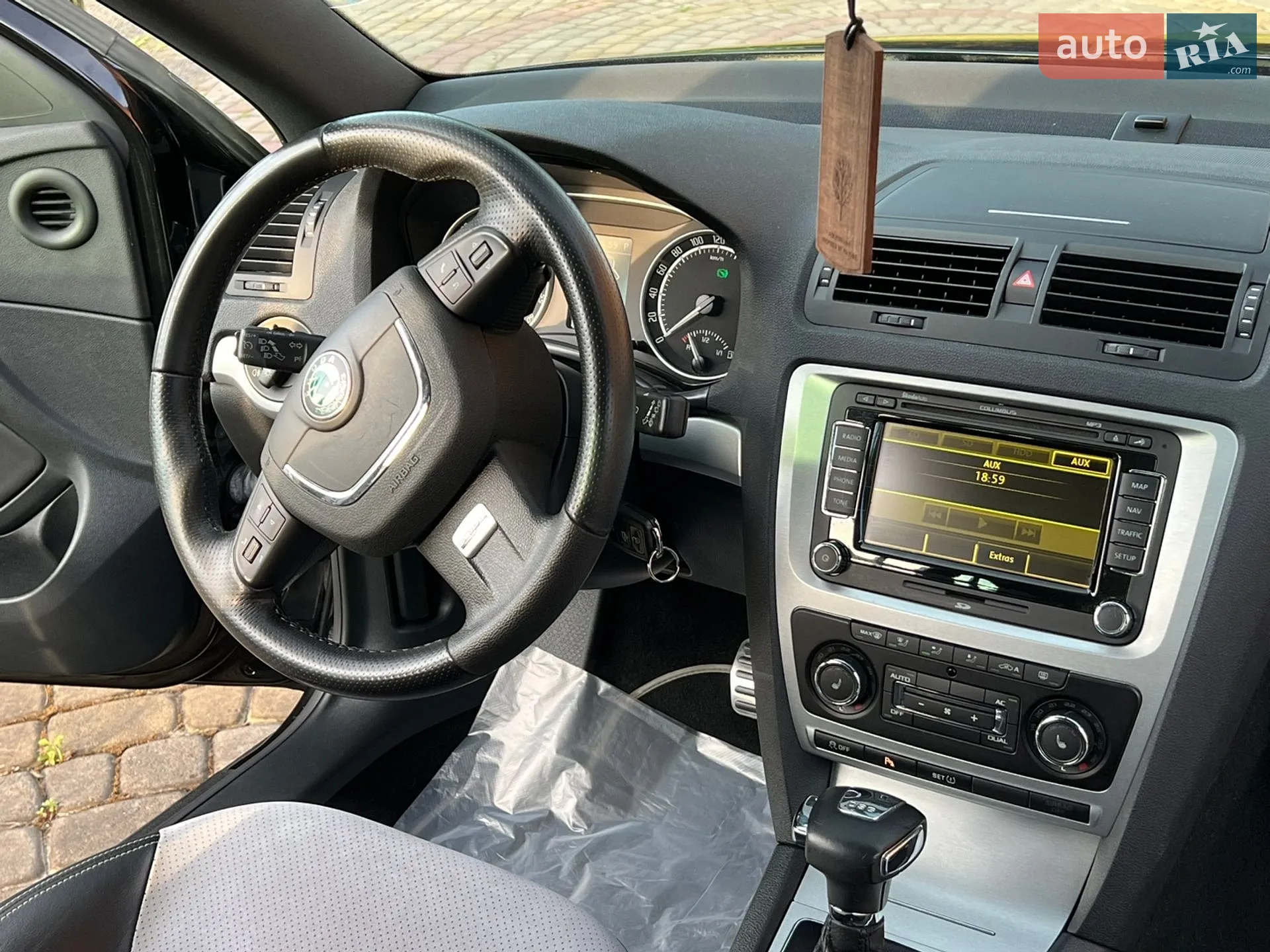 2010 Skoda Octavia - мініатюра 40