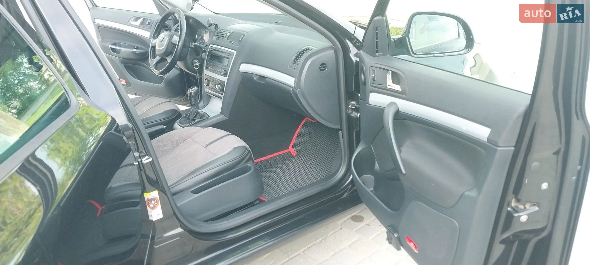 2011 Skoda Octavia - мініатюра 15