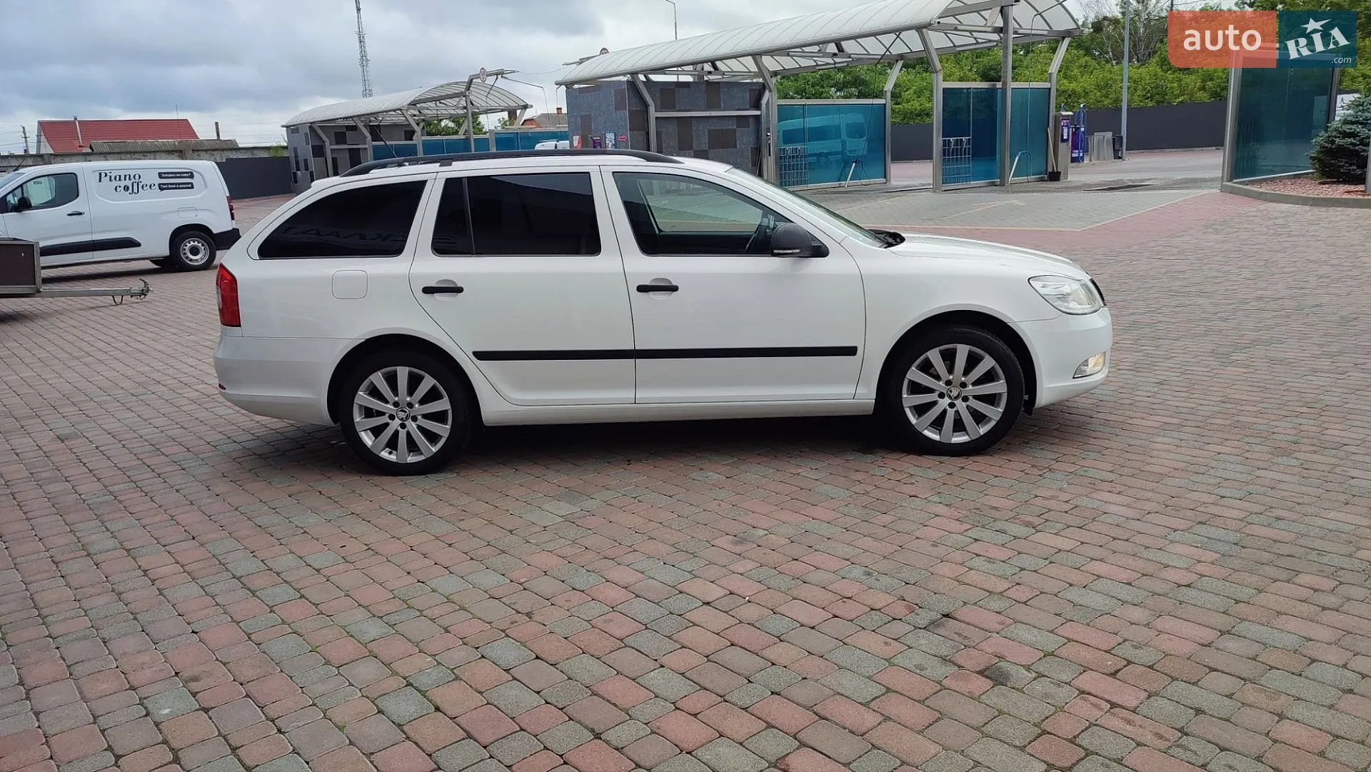 2011 Skoda Octavia - мініатюра 12