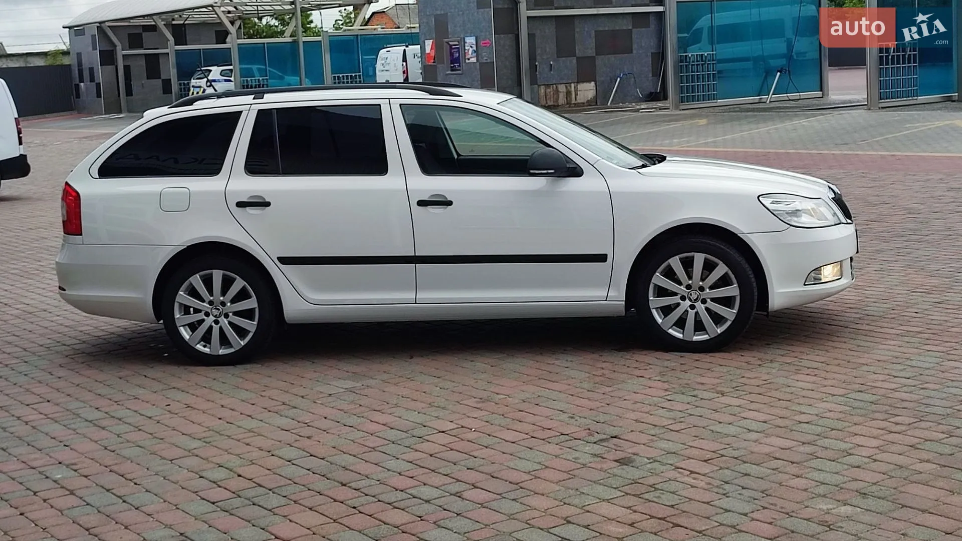 2011 Skoda Octavia - мініатюра 13