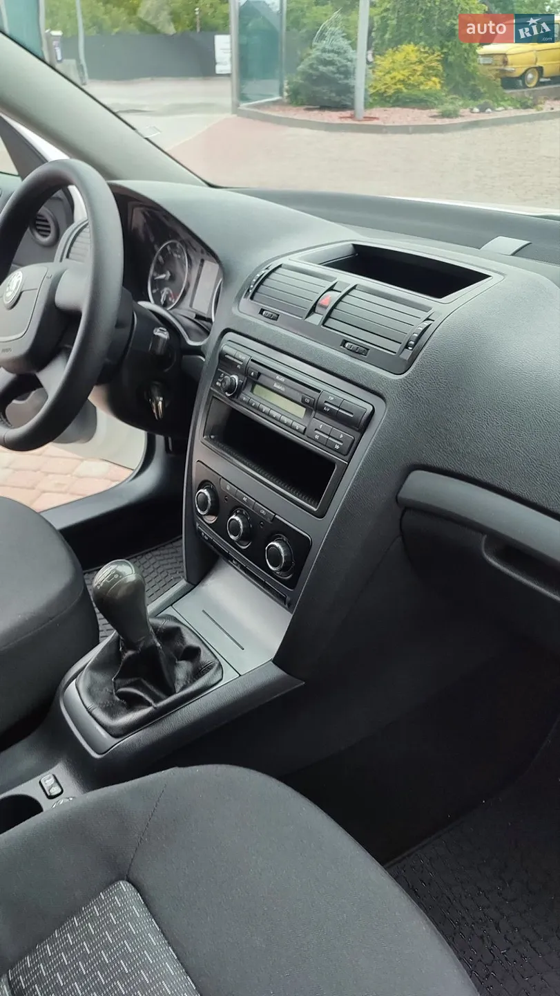 2011 Skoda Octavia - мініатюра 59