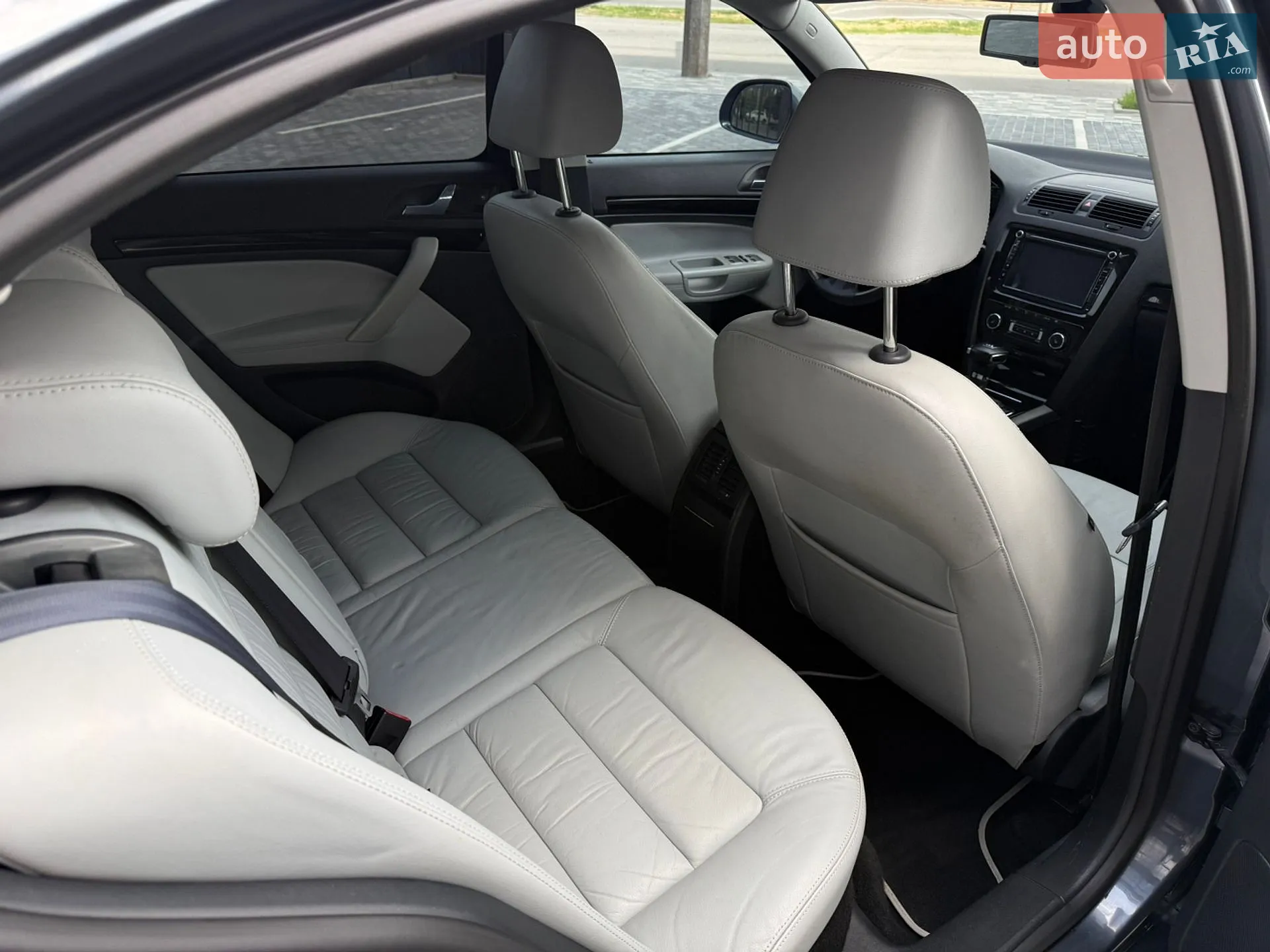 2010 Skoda Octavia - мініатюра 59