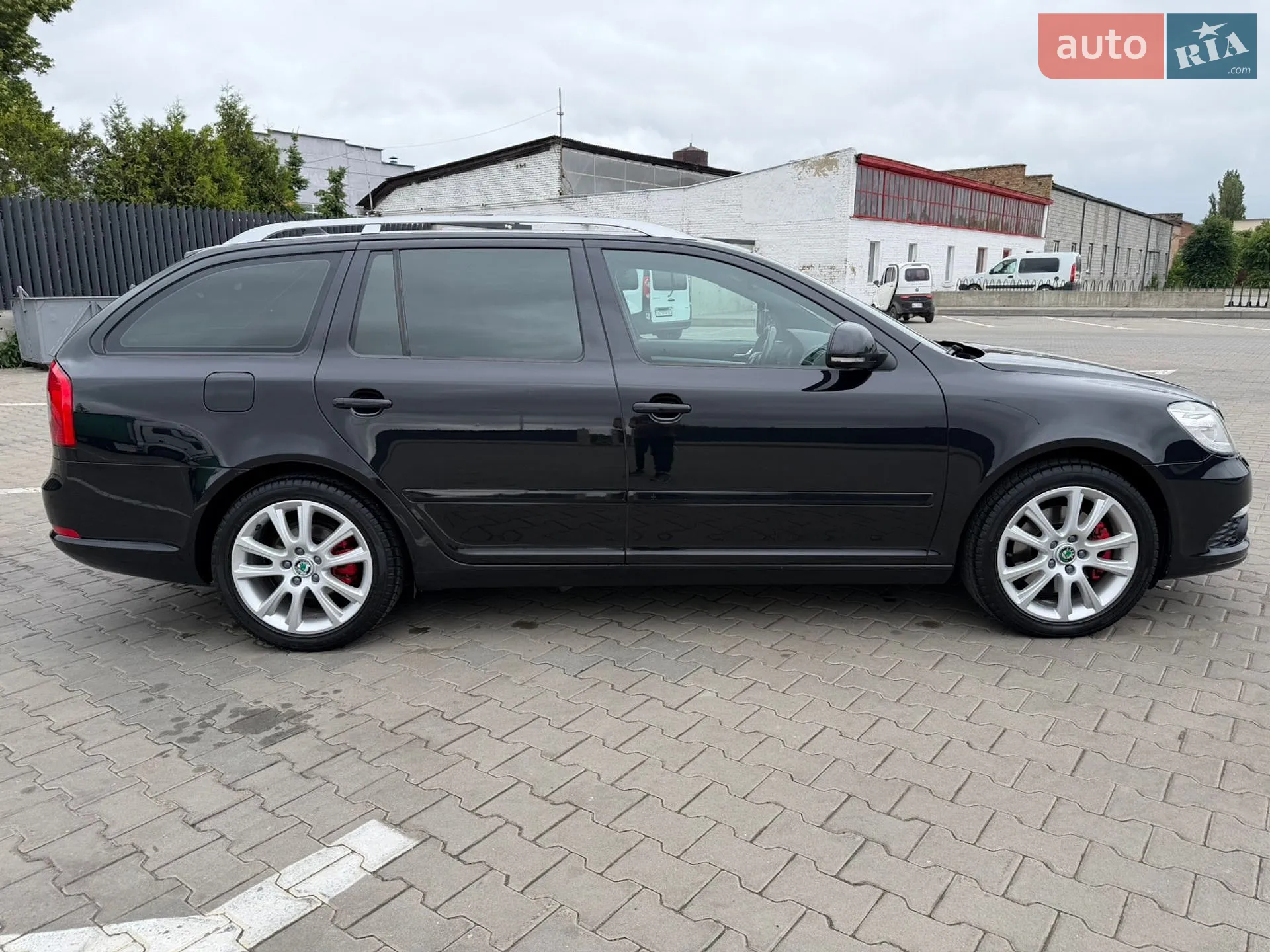 2010 Skoda Octavia - мініатюра 13