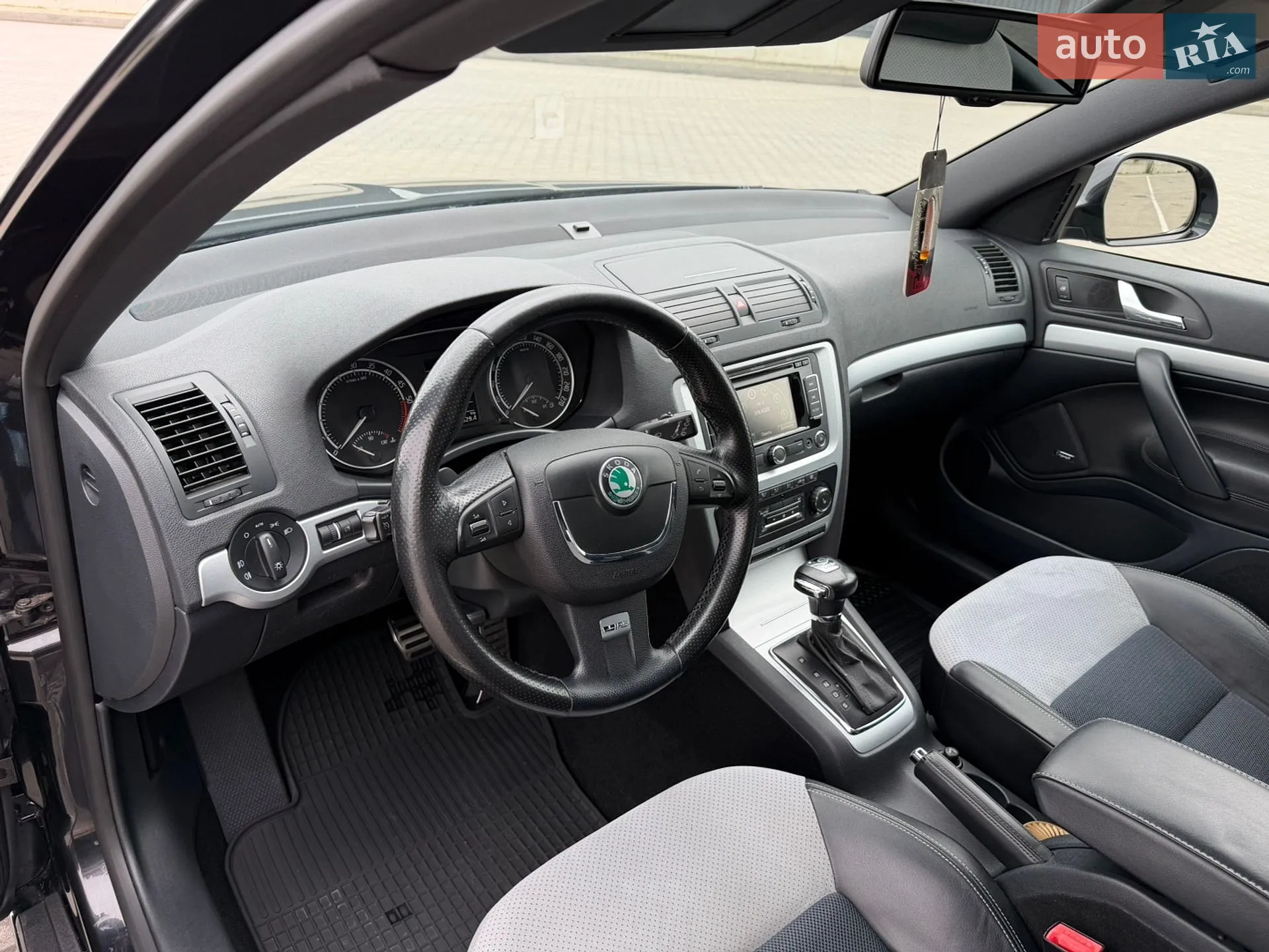 2010 Skoda Octavia - мініатюра 63