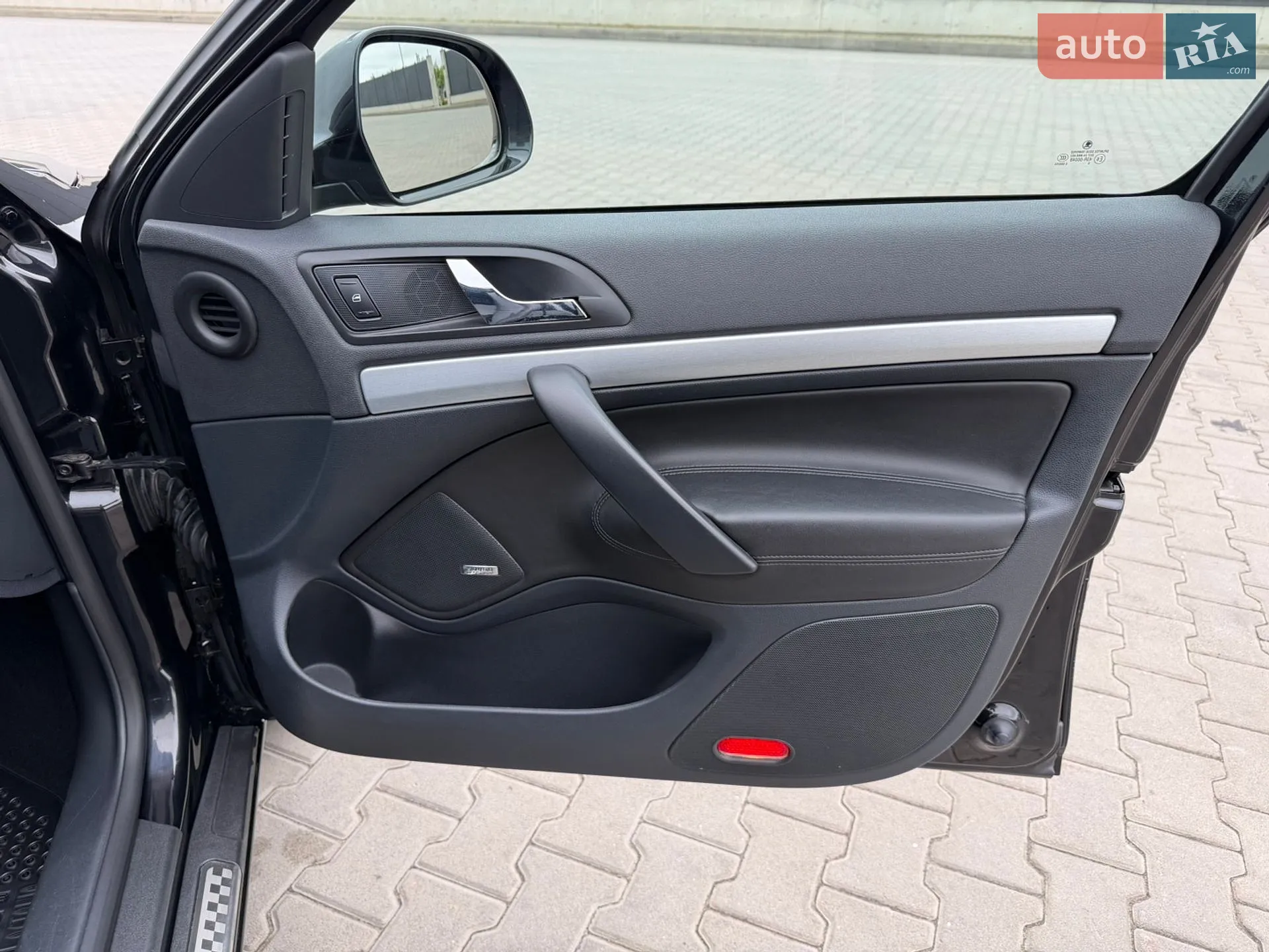 2010 Skoda Octavia - мініатюра 77
