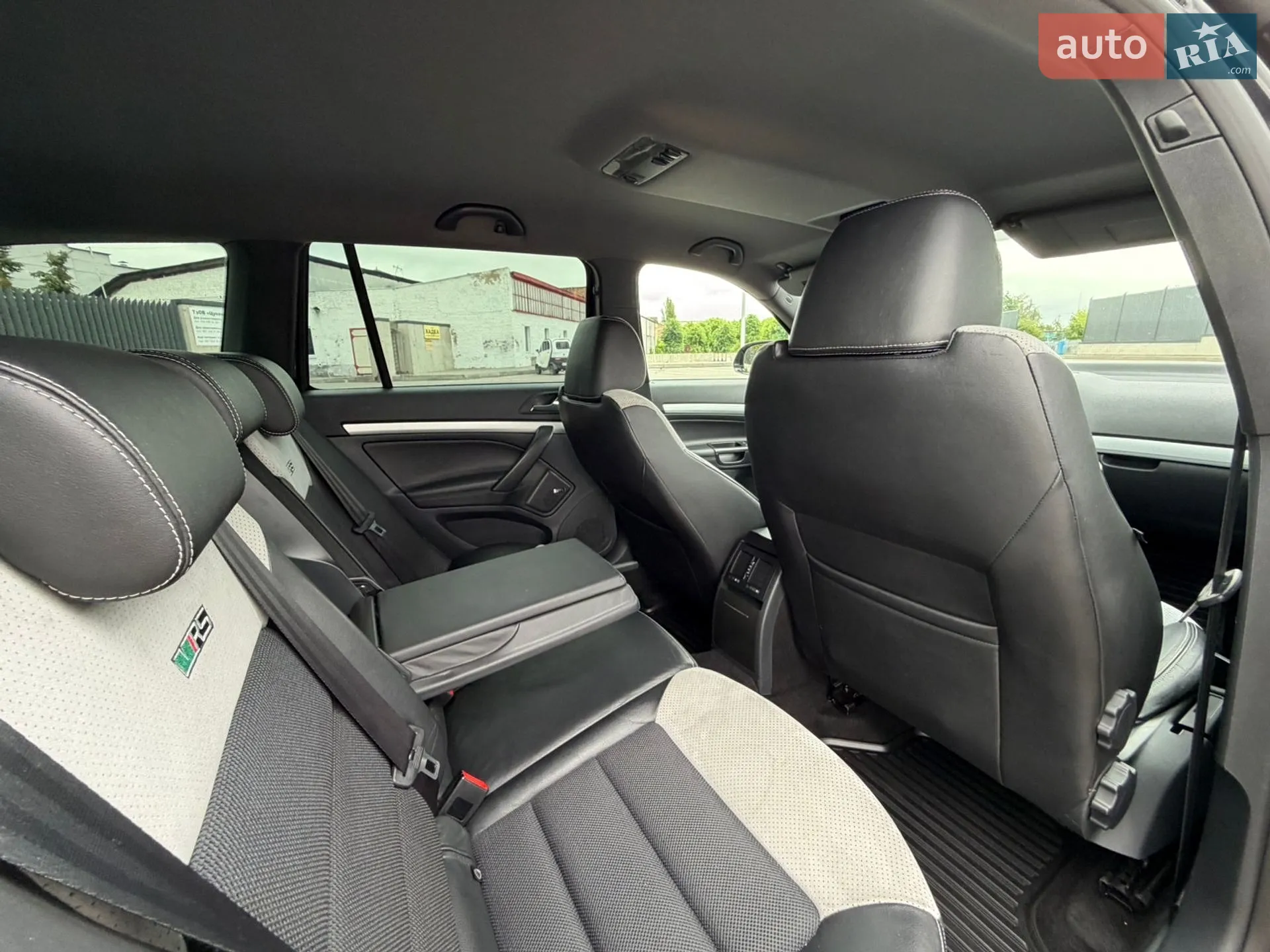 2010 Skoda Octavia - мініатюра 88
