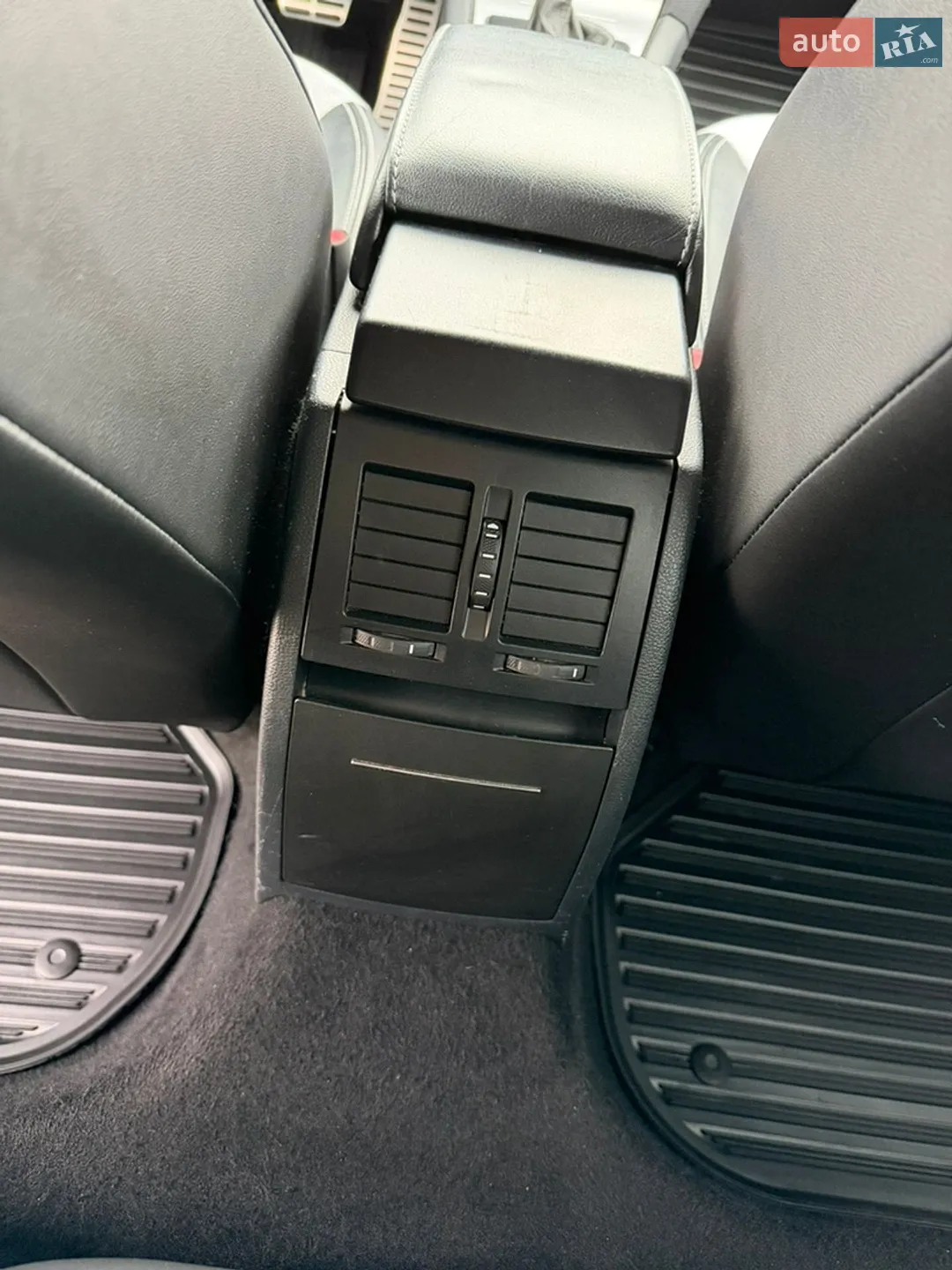 2010 Skoda Octavia - мініатюра 99