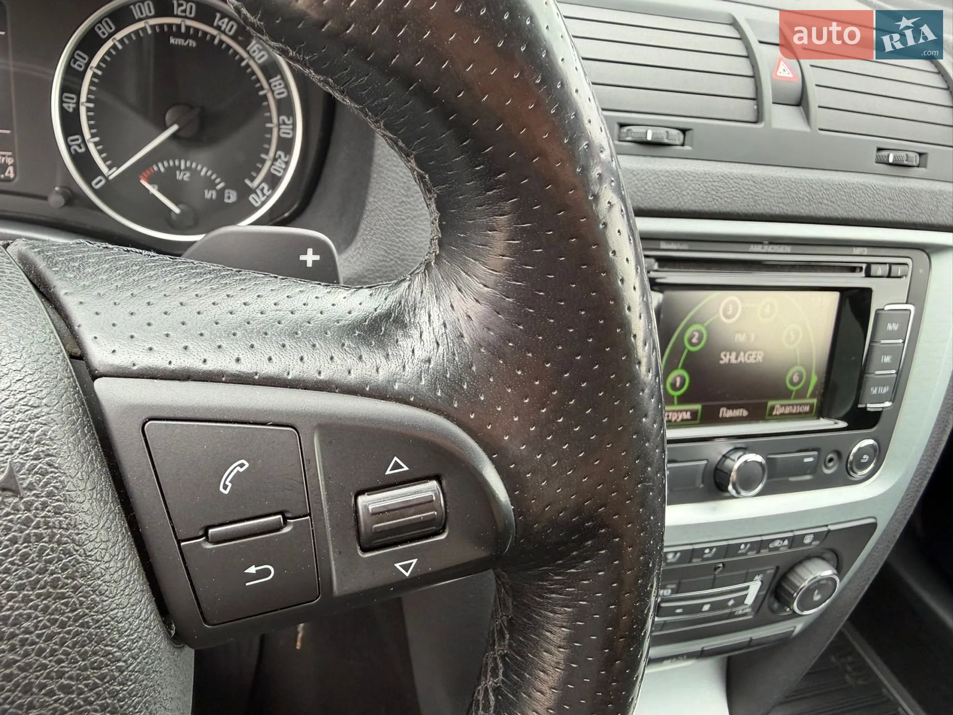 2010 Skoda Octavia - мініатюра 120