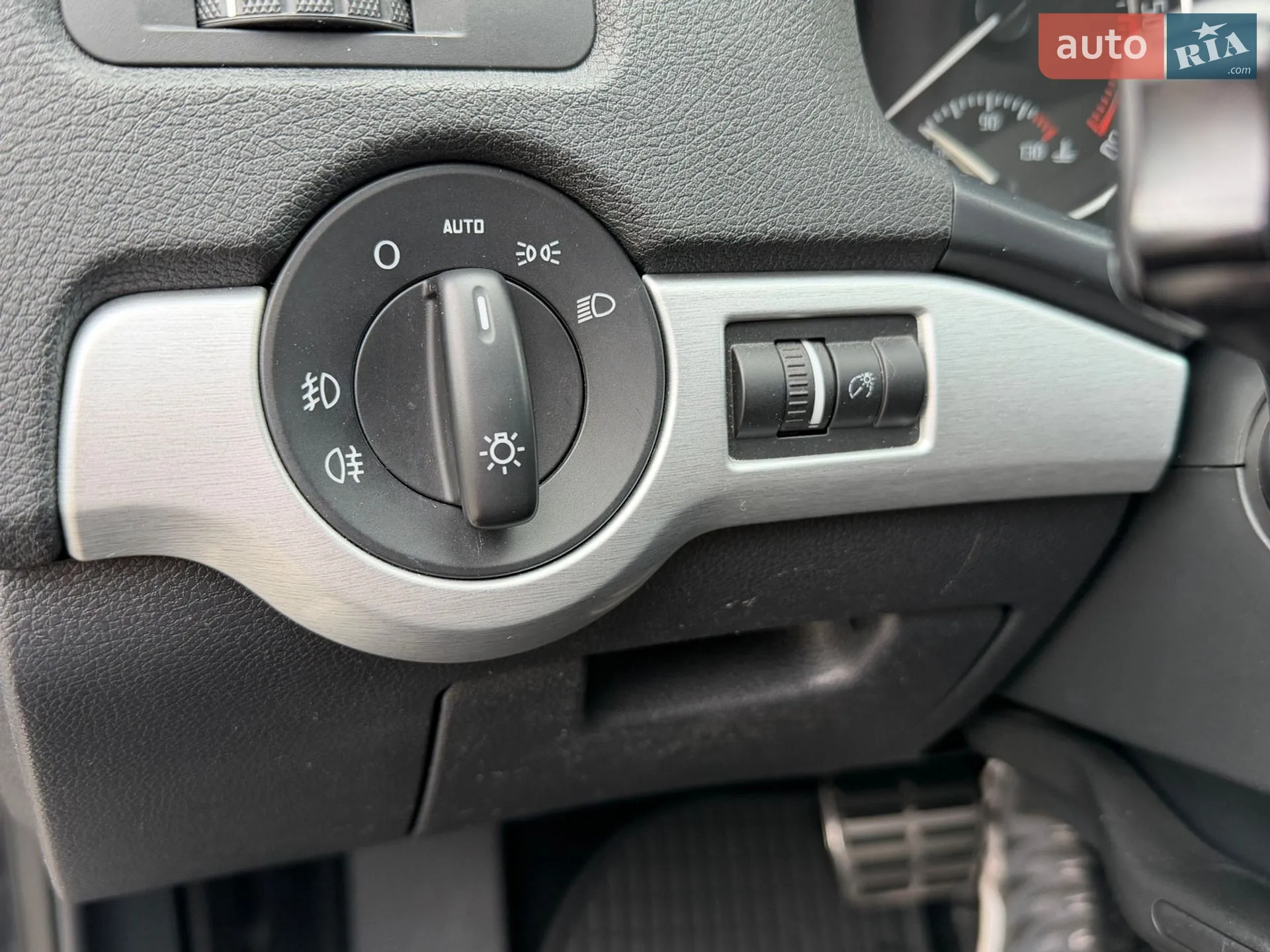 2010 Skoda Octavia - мініатюра 123
