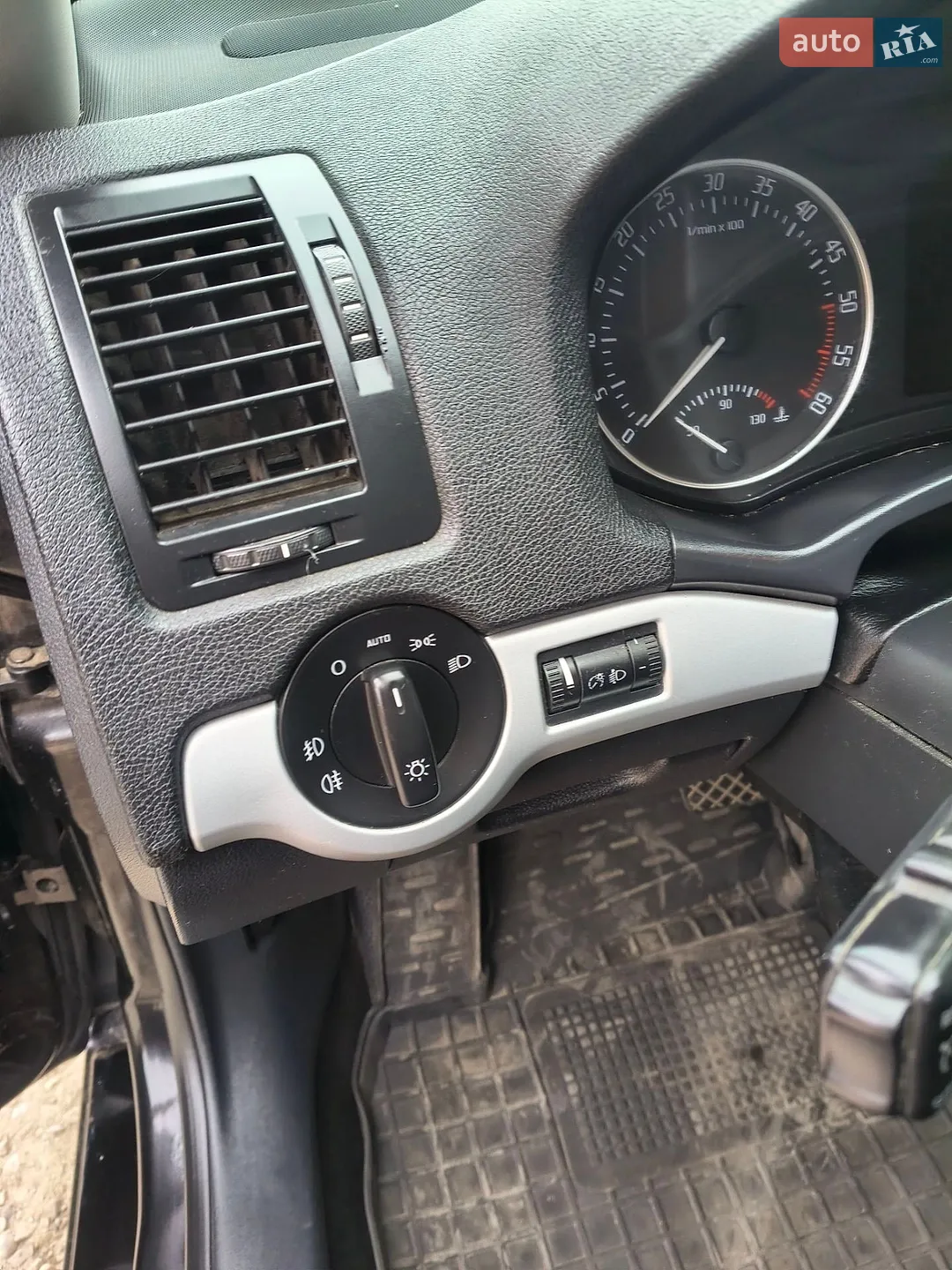 2010 Skoda Octavia - мініатюра 9
