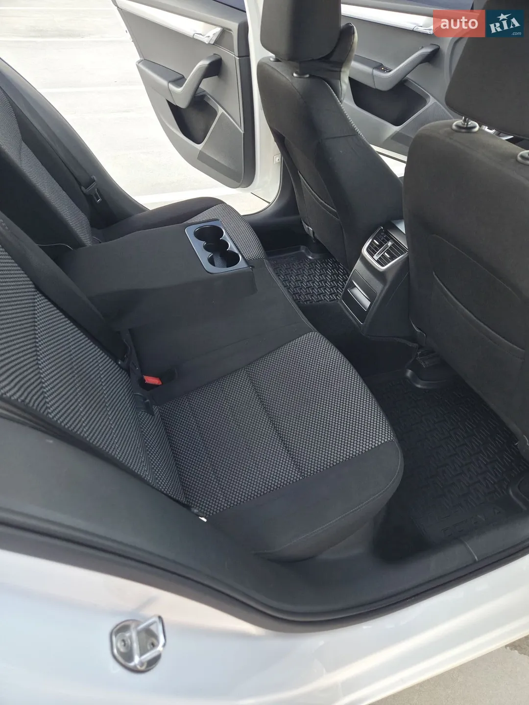 2016 Skoda Octavia - мініатюра 14