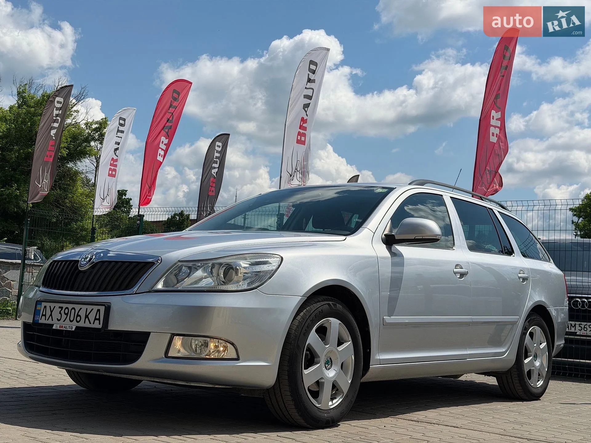 2010 Skoda Octavia - мініатюра 3