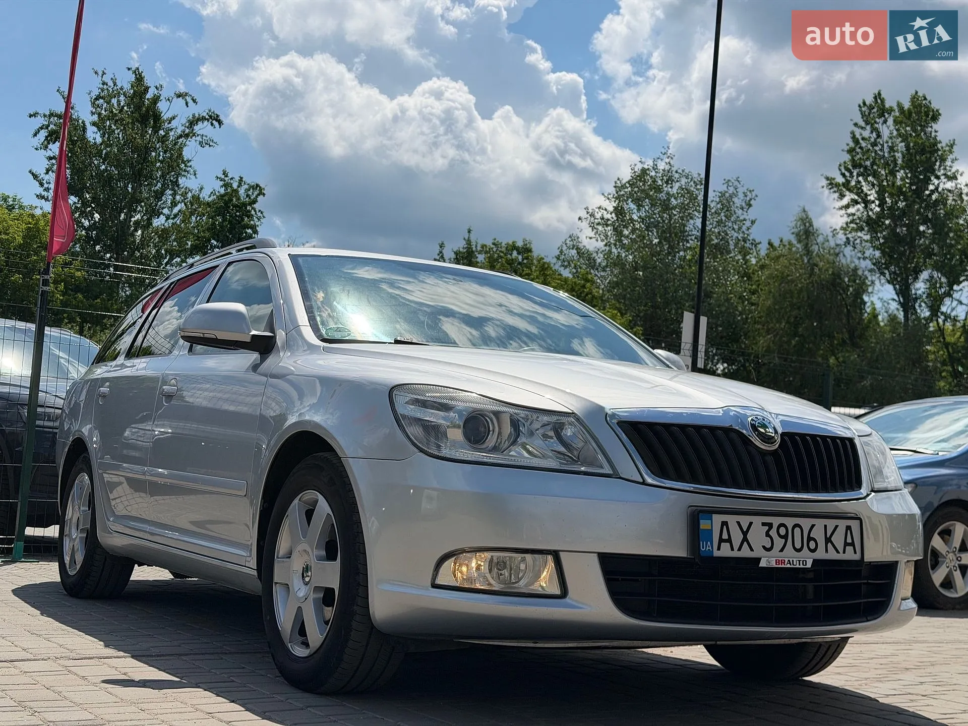 2010 Skoda Octavia - мініатюра 11