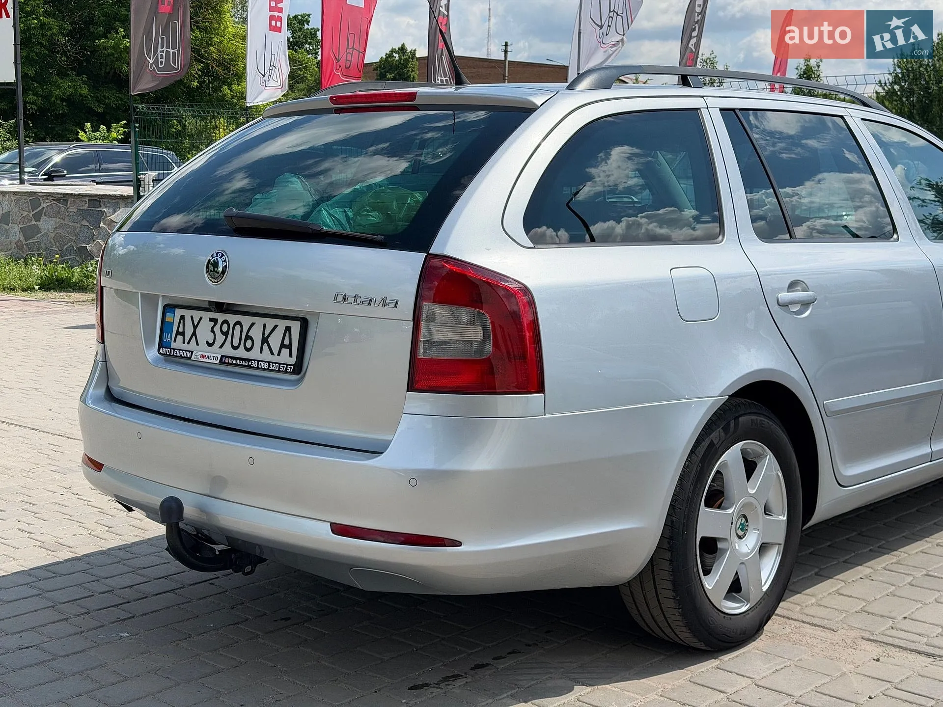 2010 Skoda Octavia - мініатюра 16