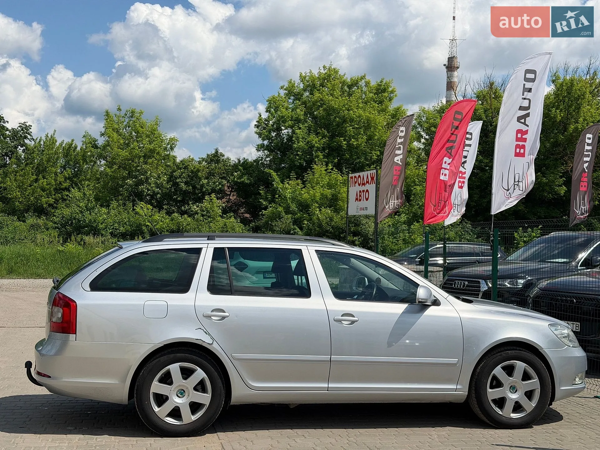 2010 Skoda Octavia - мініатюра 22