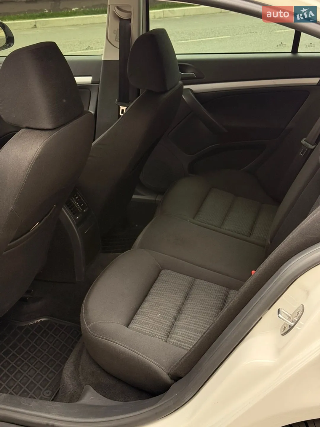 2011 Skoda Octavia - мініатюра 11