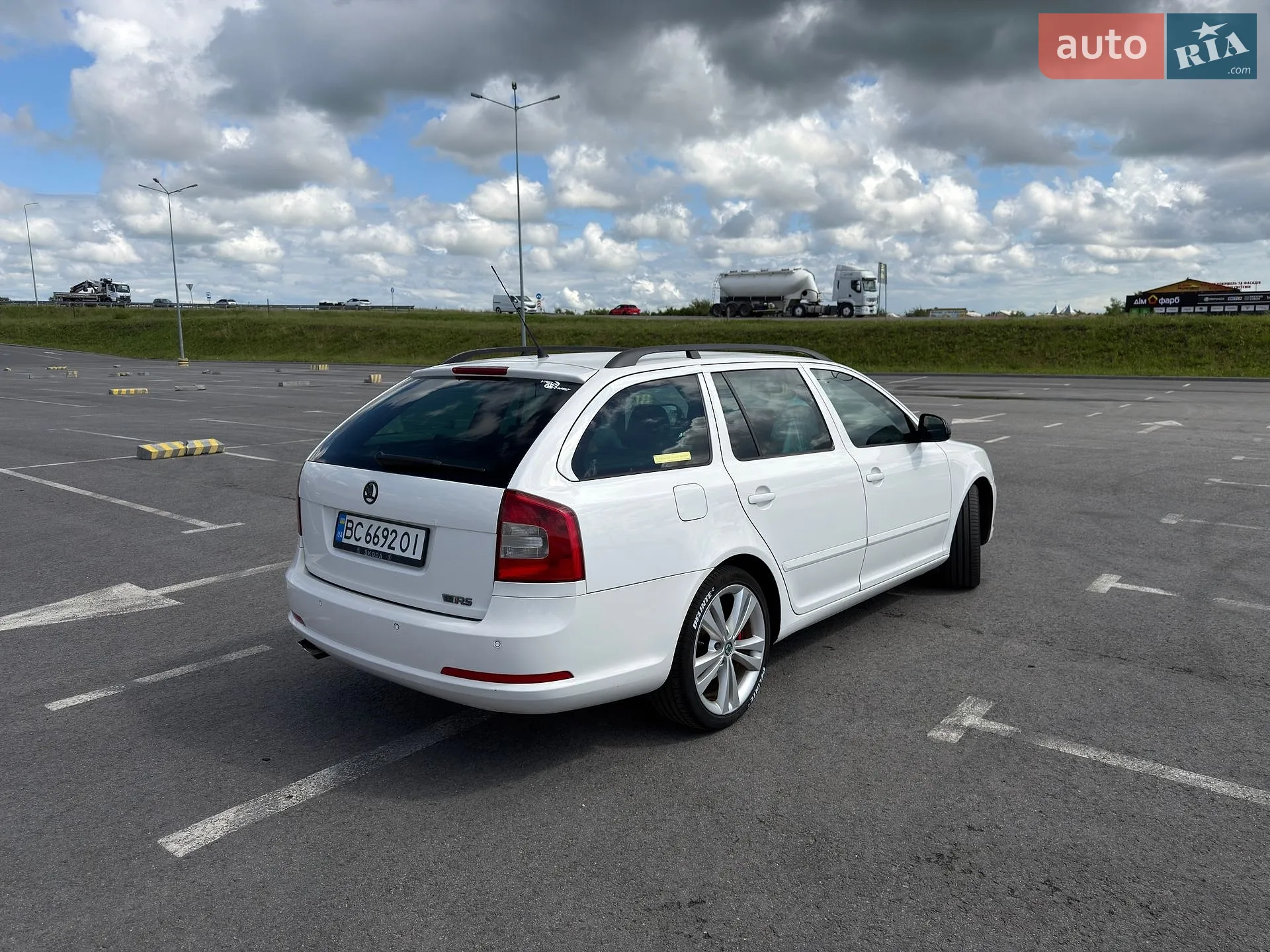 2010 Skoda Octavia - мініатюра 6