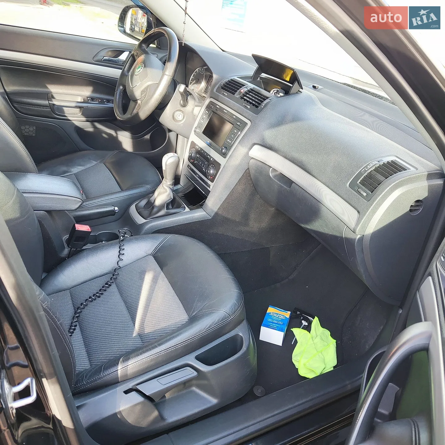 2010 Skoda Octavia - мініатюра 15