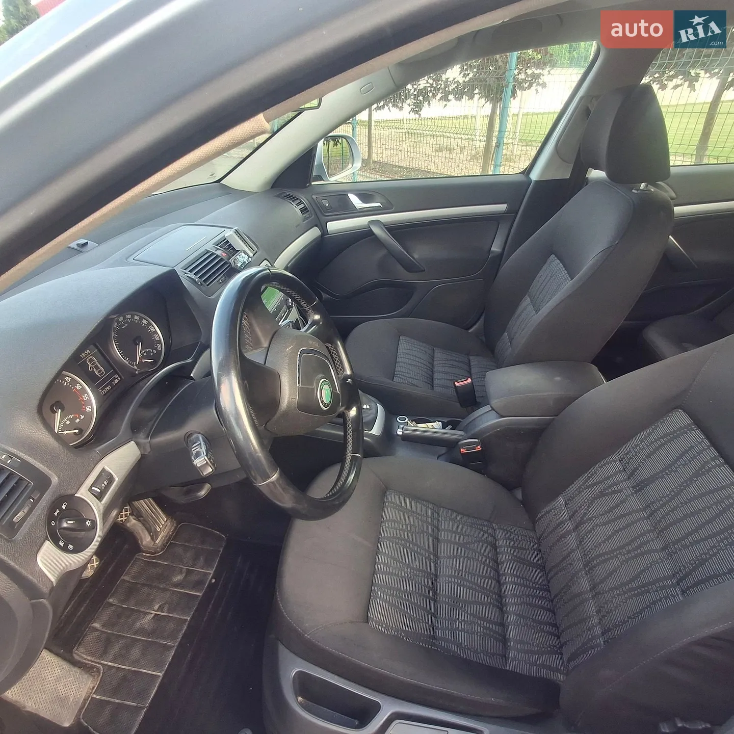 2010 Skoda Octavia - мініатюра 8