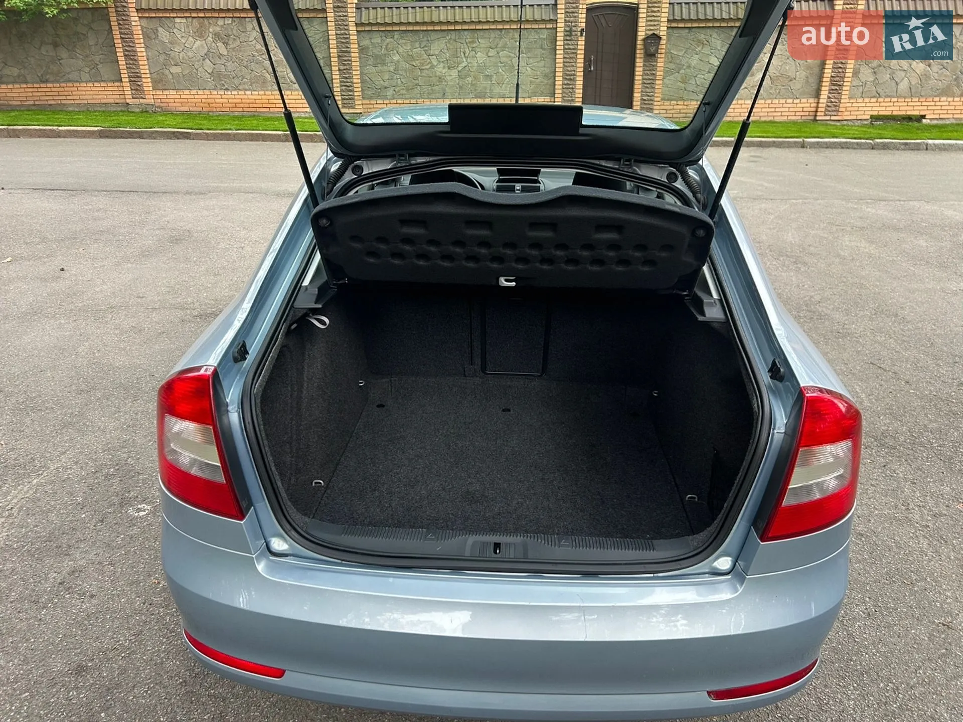 2010 Skoda Octavia - мініатюра 46