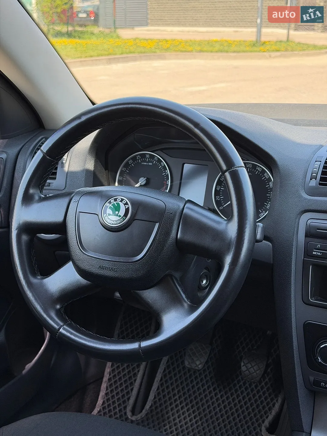 2010 Skoda Octavia - мініатюра 23