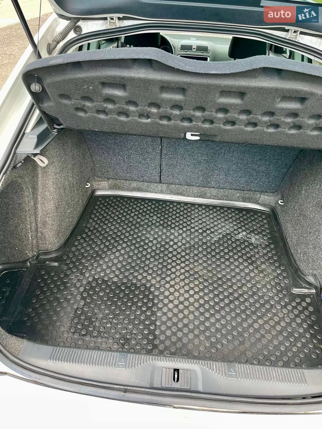 2010 Skoda Octavia - мініатюра 20