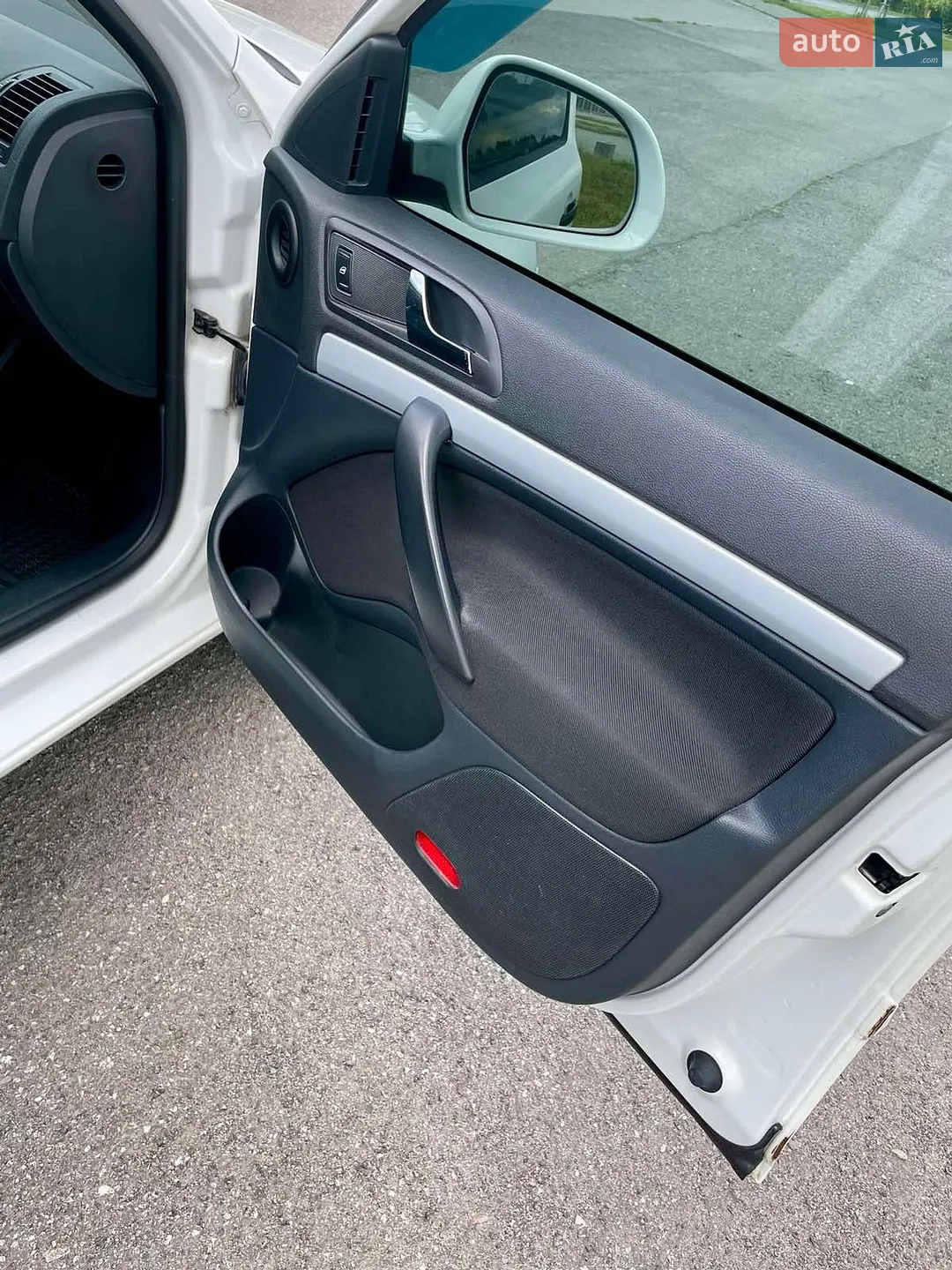 2010 Skoda Octavia - мініатюра 24