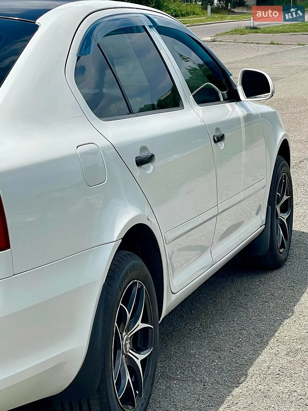 2010 Skoda Octavia - мініатюра 8