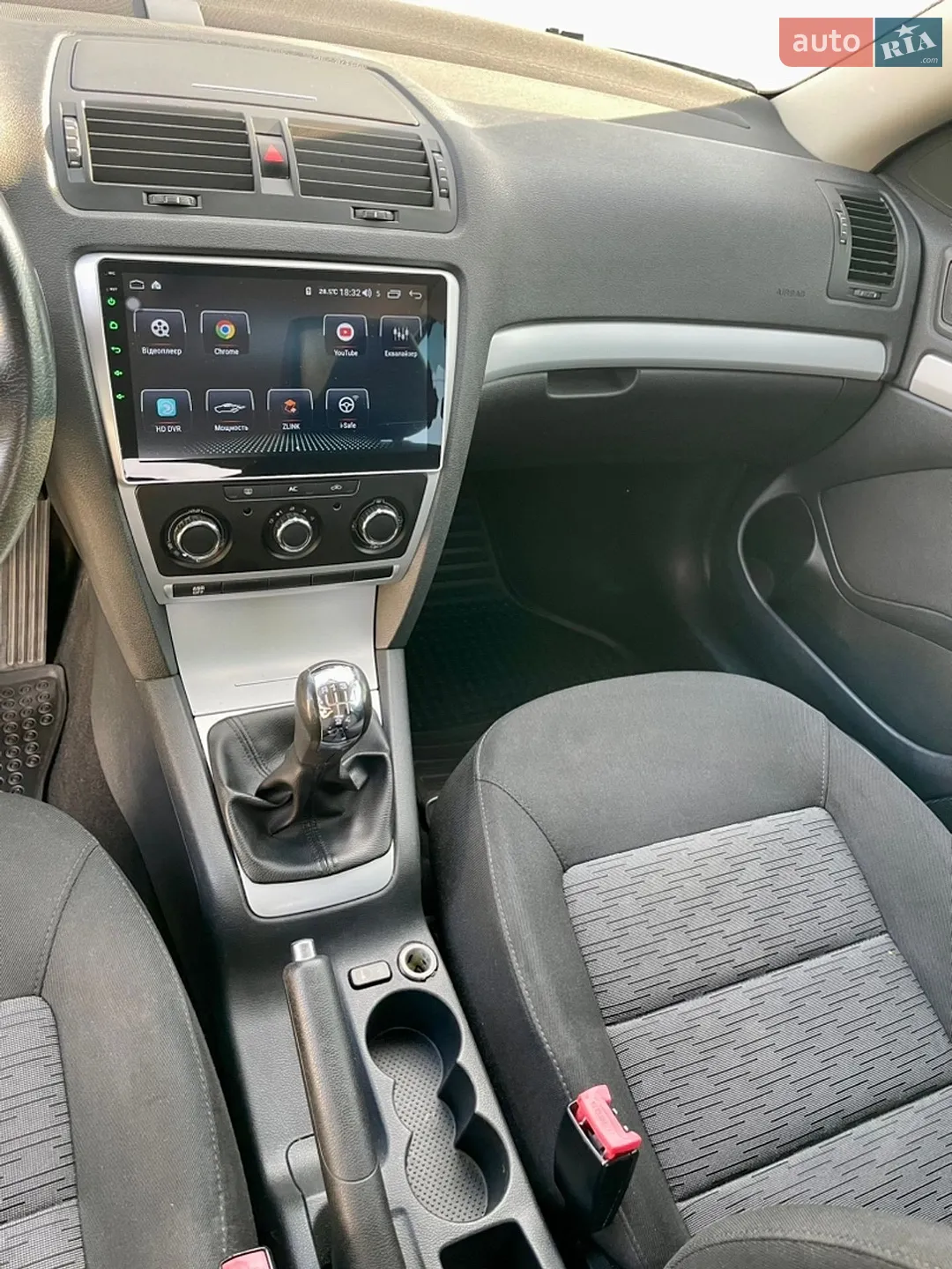 2010 Skoda Octavia - мініатюра 39
