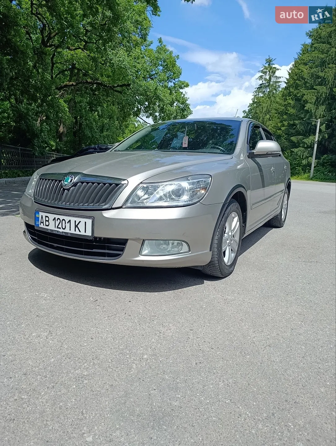 2010 Skoda Octavia - мініатюра 2