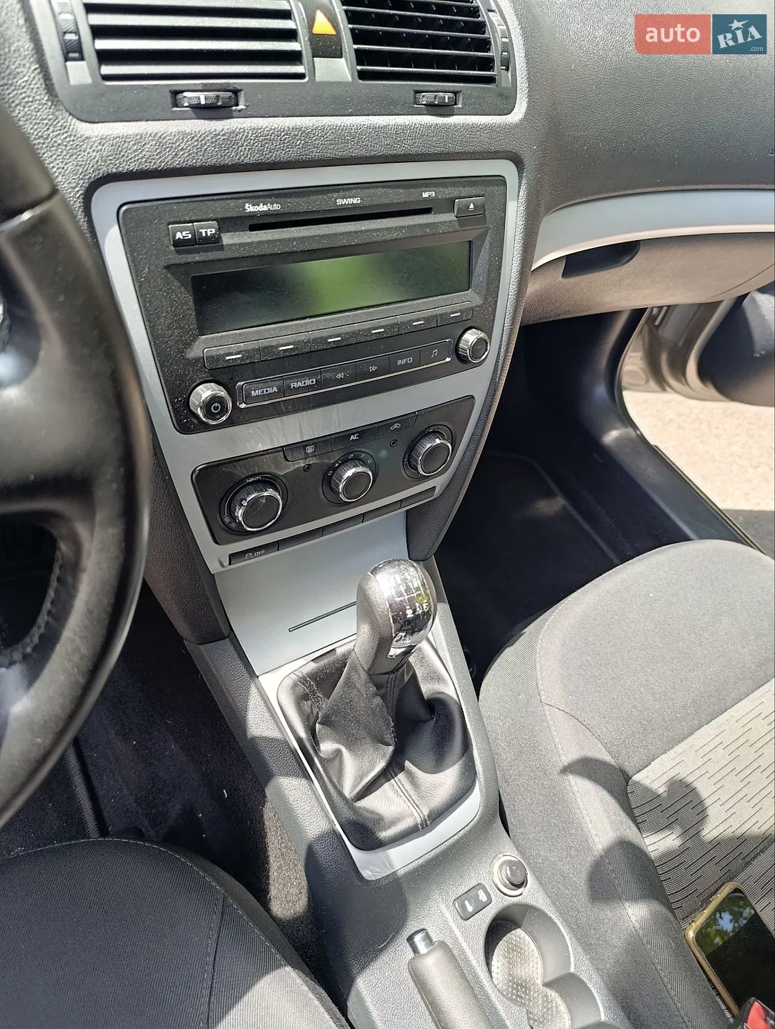 2010 Skoda Octavia - мініатюра 25